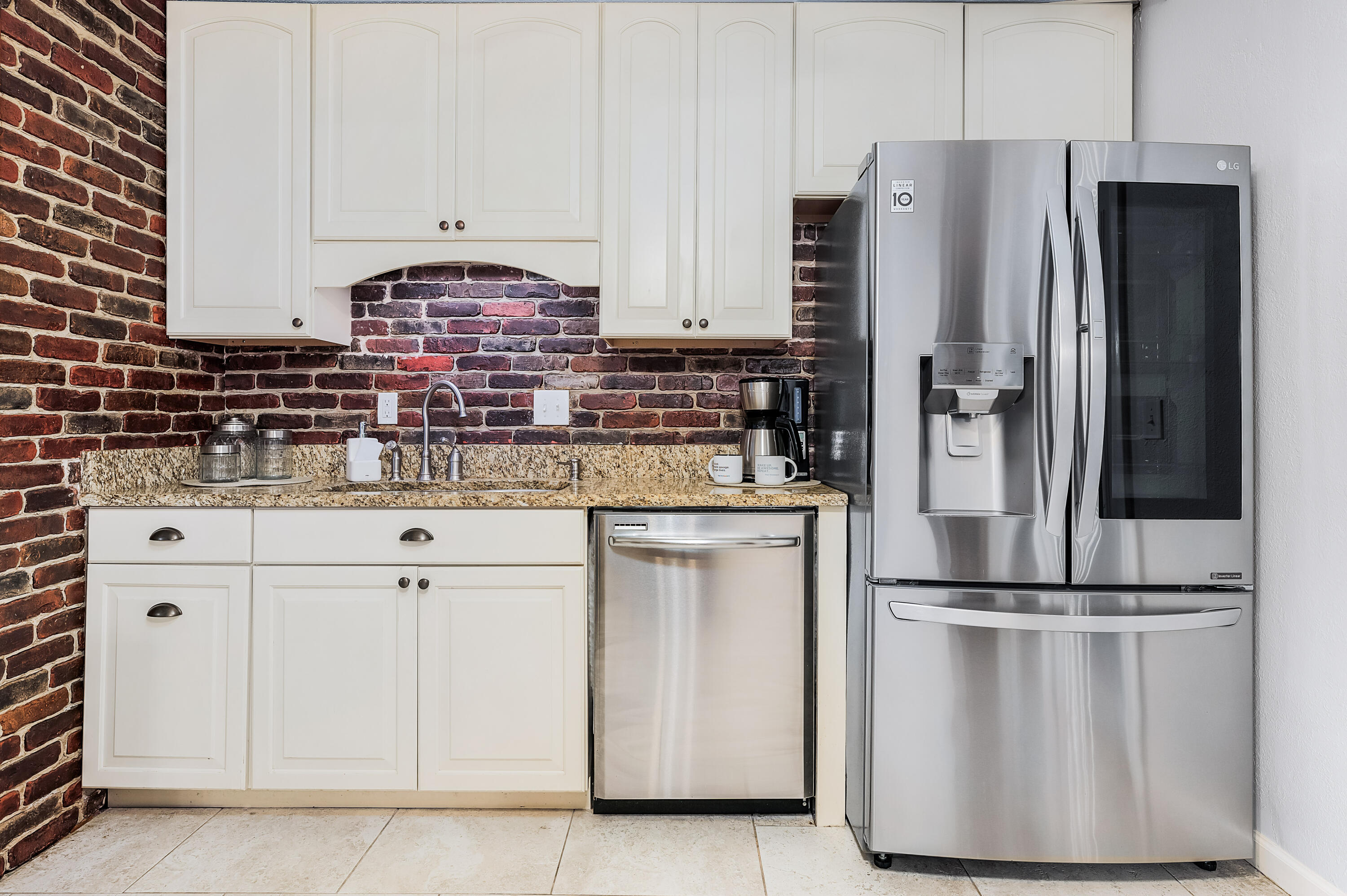 VICTORIA GARDENS 3 - Residential