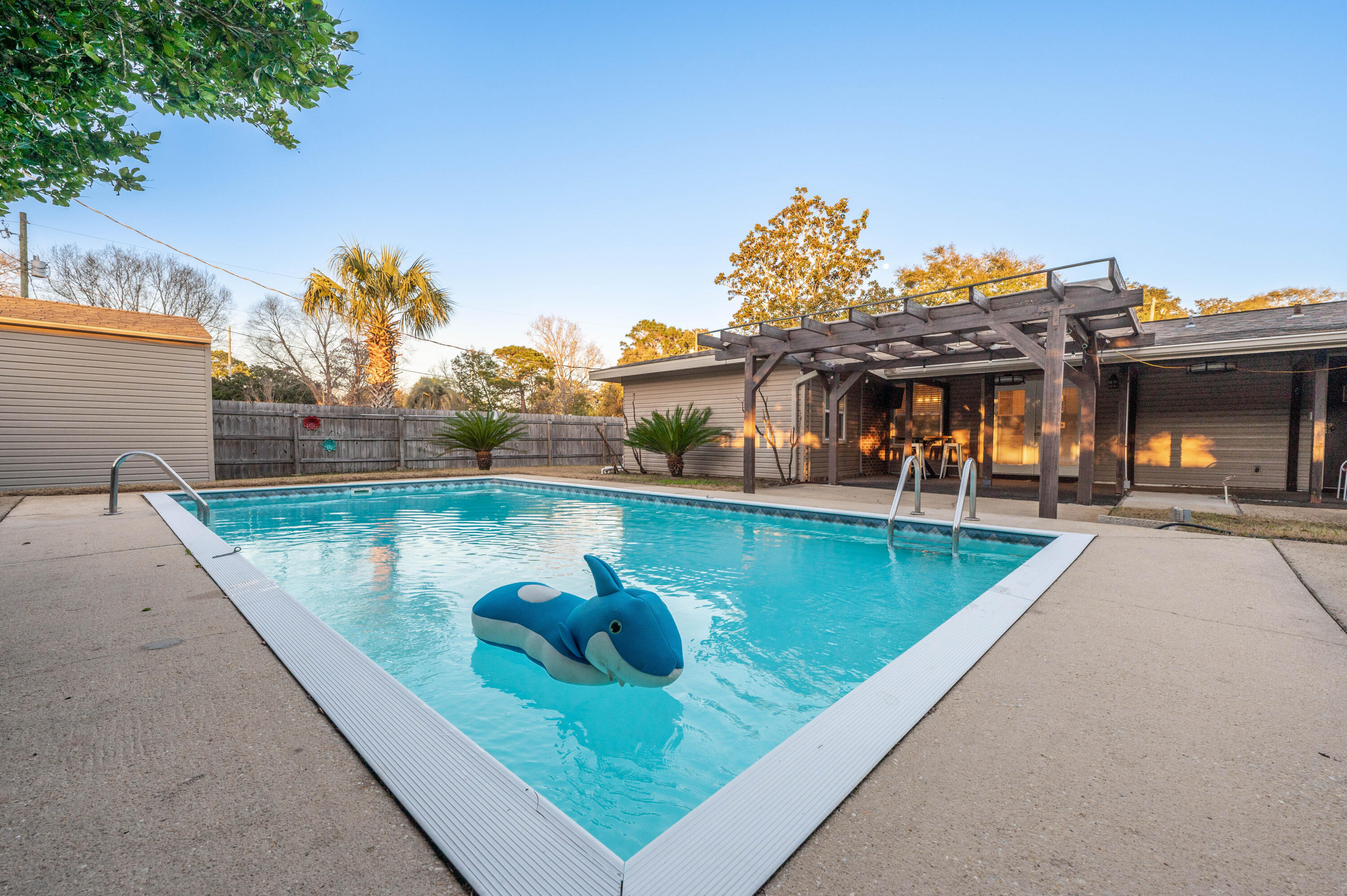 VICTORIA GARDENS 3 - Residential