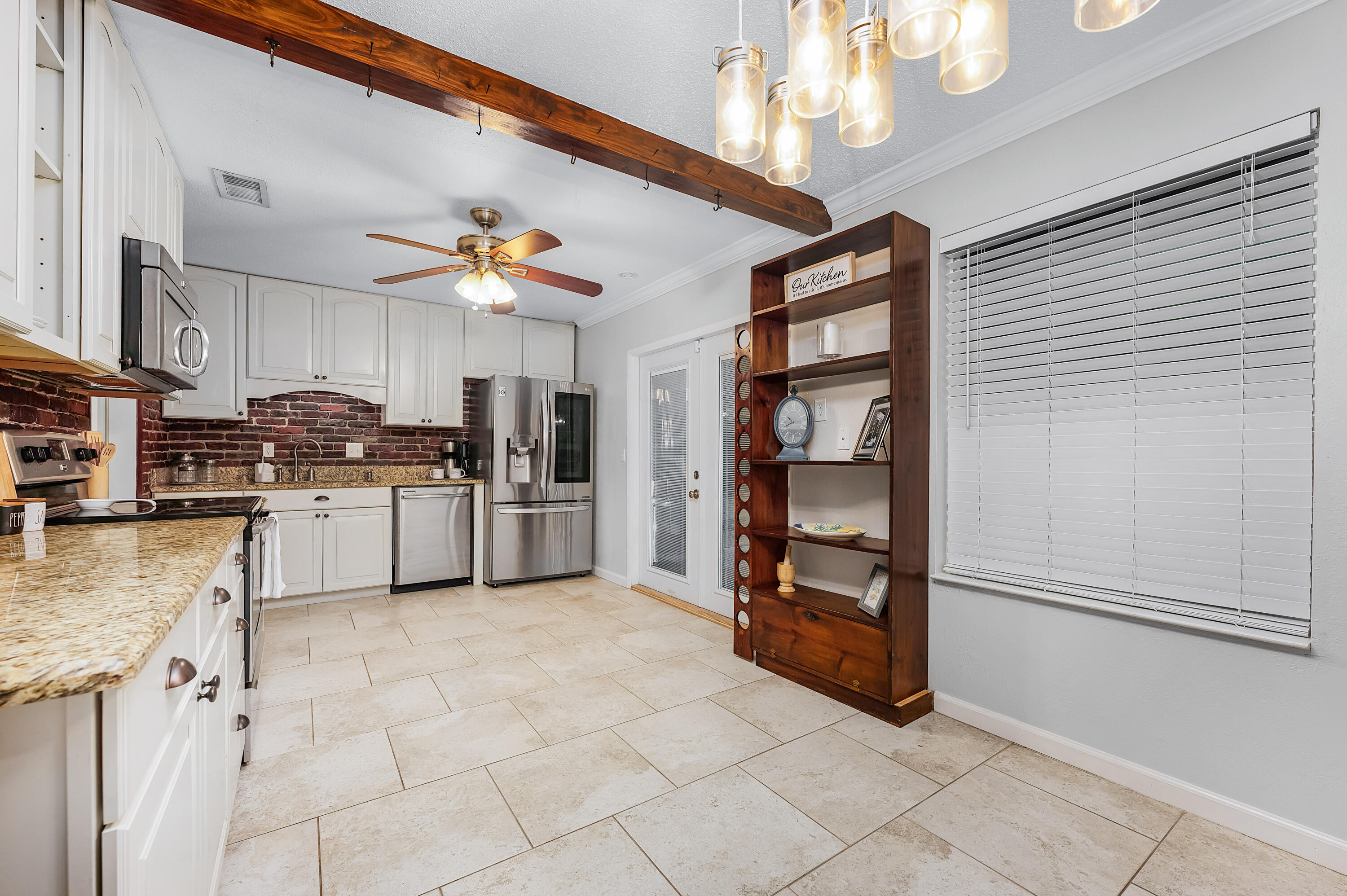 VICTORIA GARDENS 3 - Residential