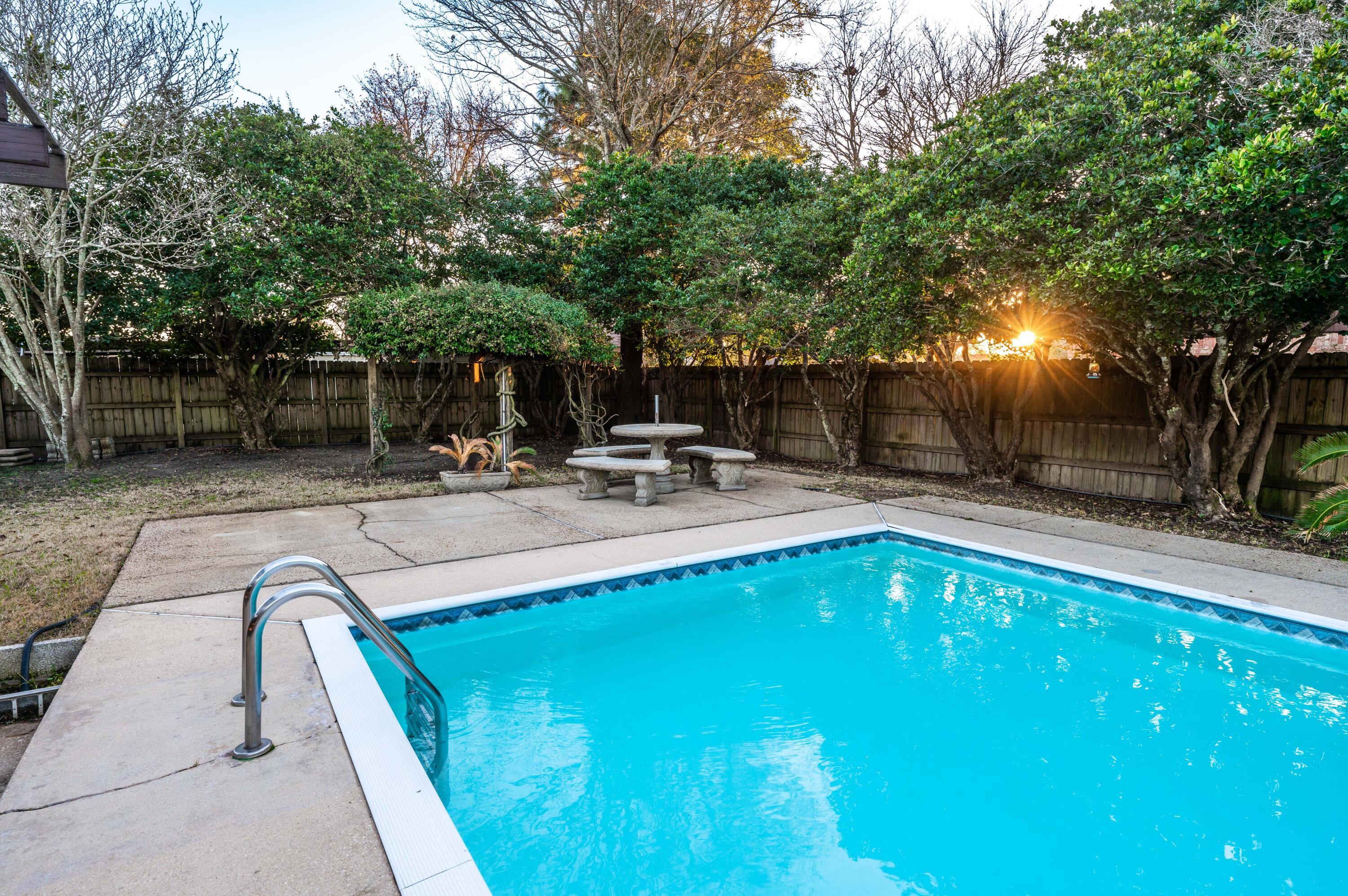 VICTORIA GARDENS 3 - Residential