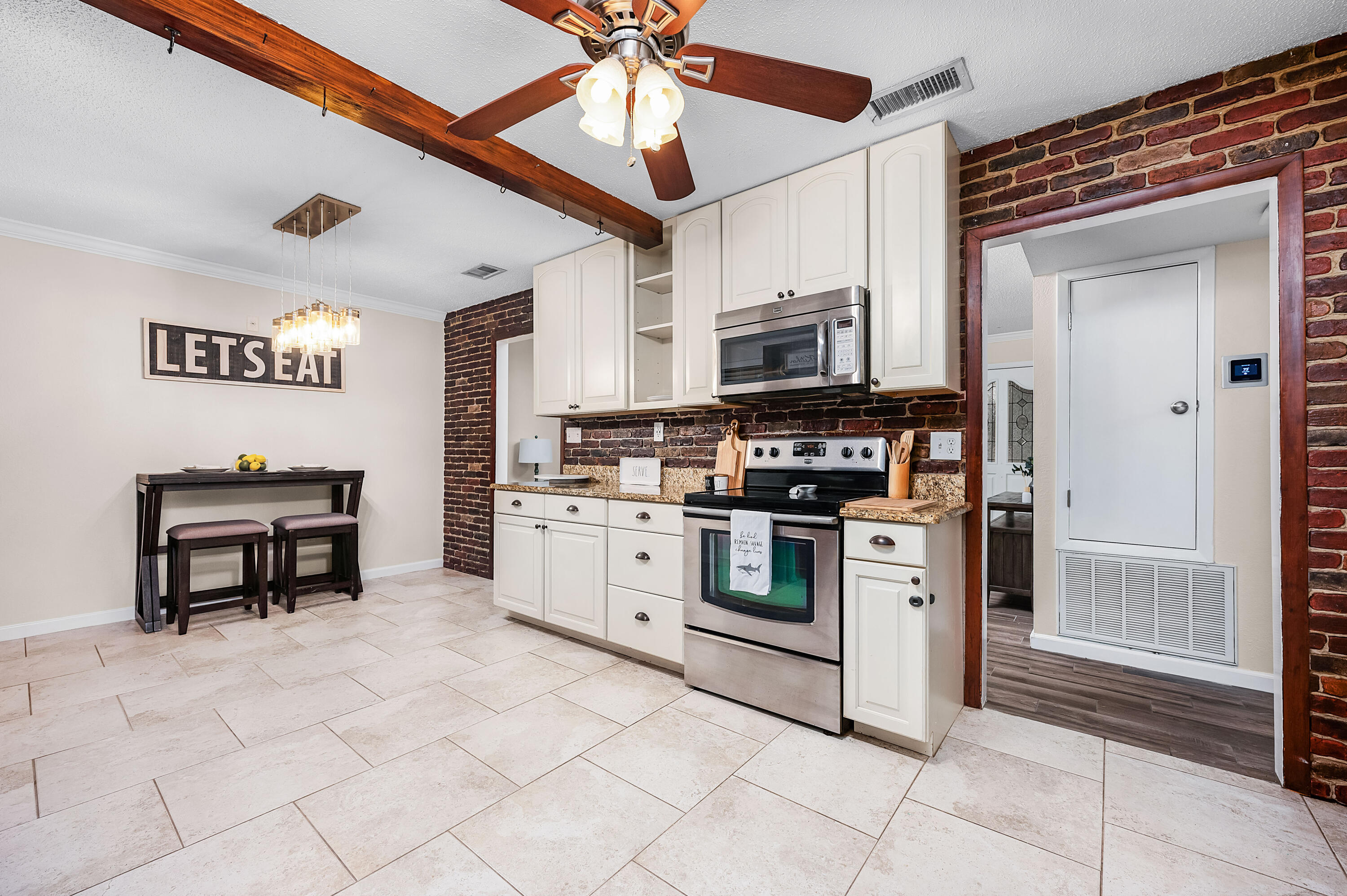 VICTORIA GARDENS 3 - Residential