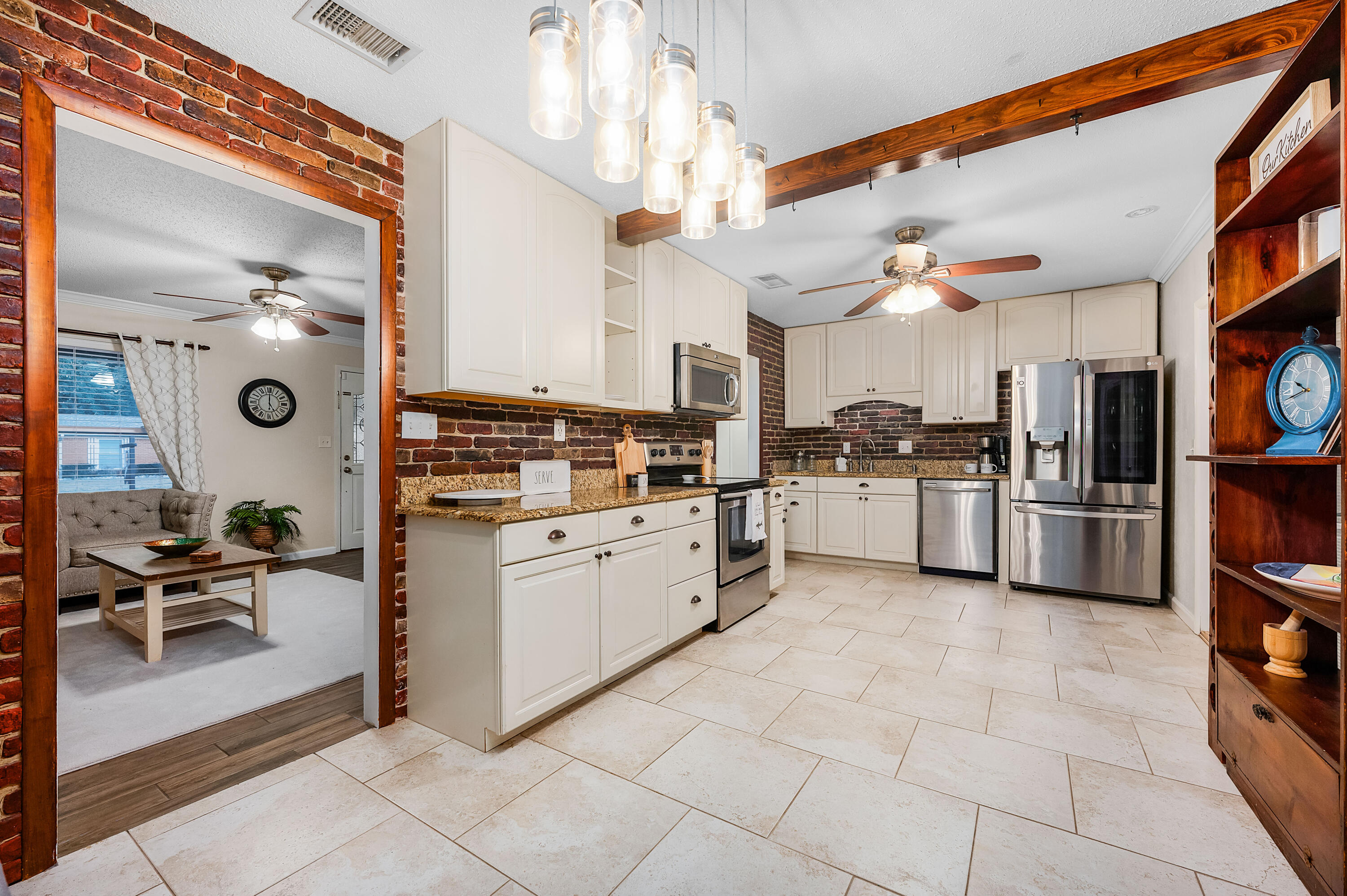 VICTORIA GARDENS 3 - Residential