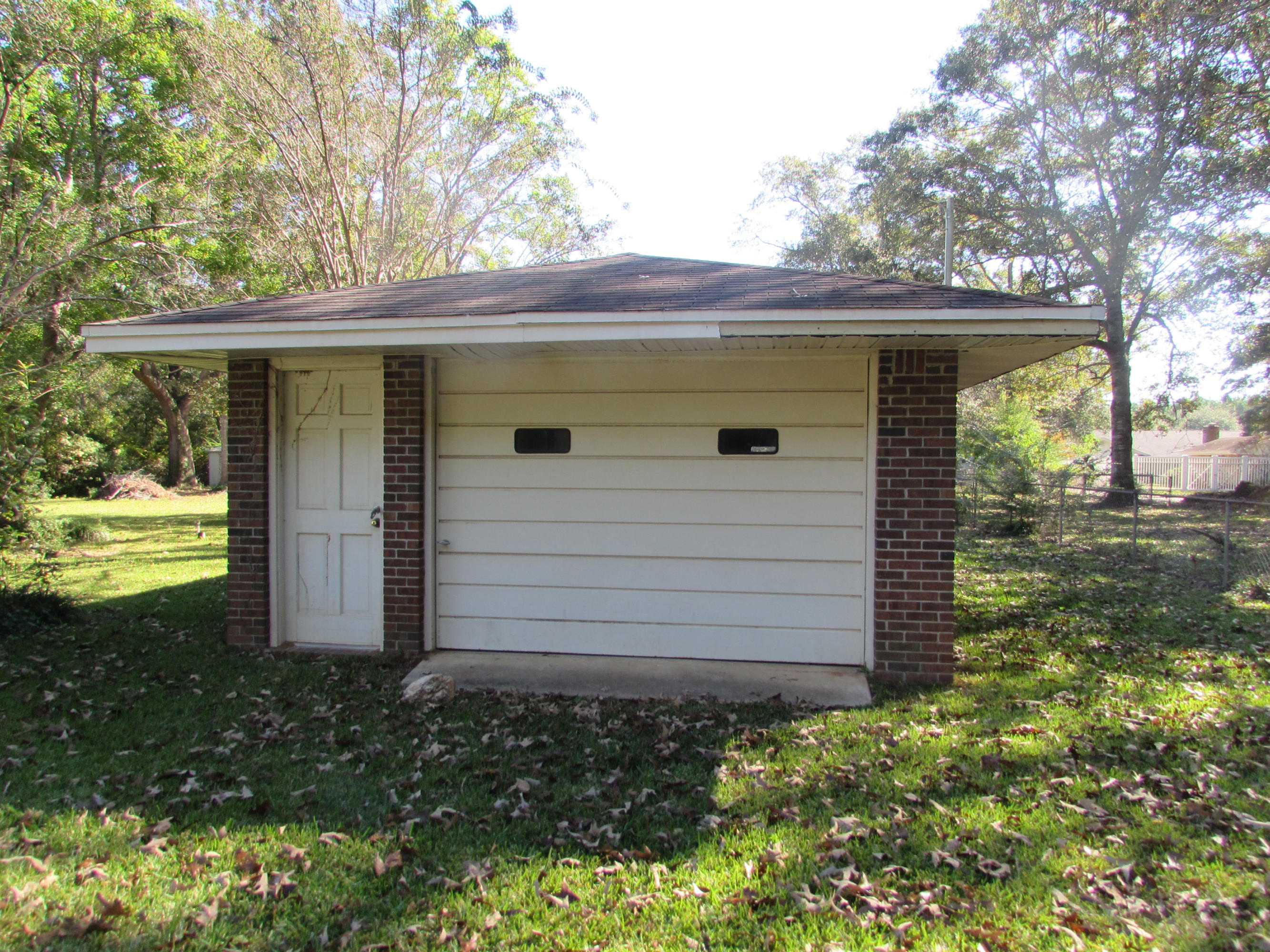 HOLLY HILLS - Residential