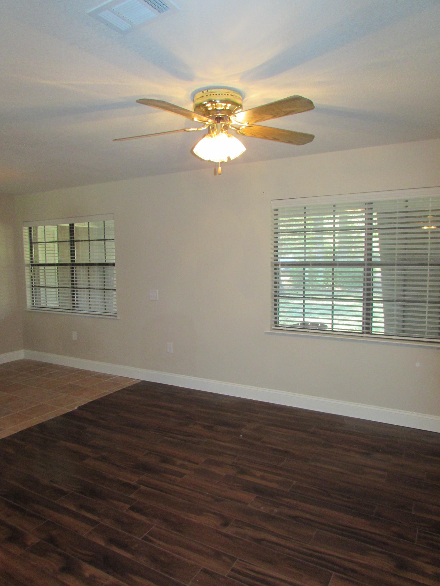 HOLLY HILLS - Residential