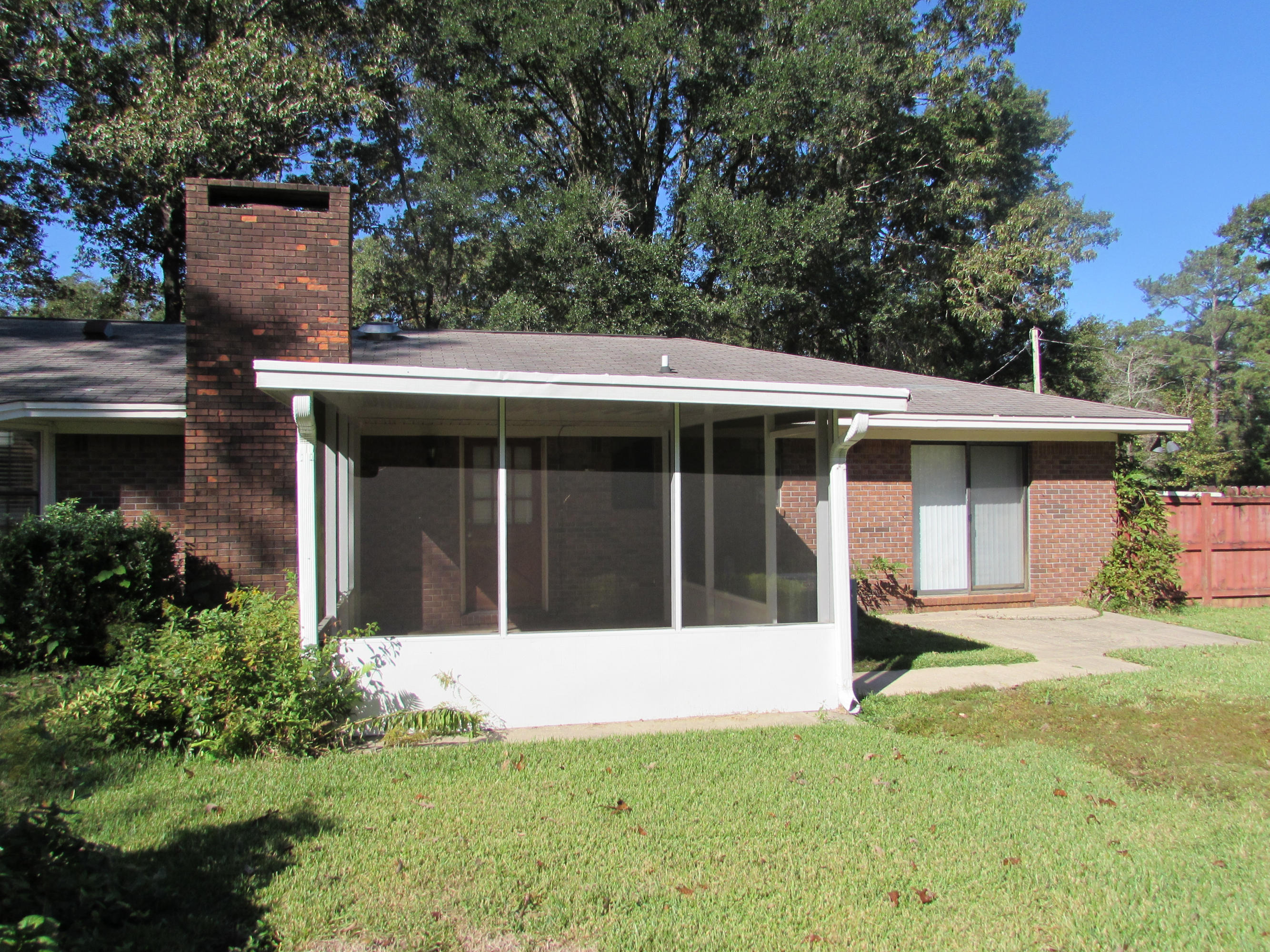 HOLLY HILLS - Residential