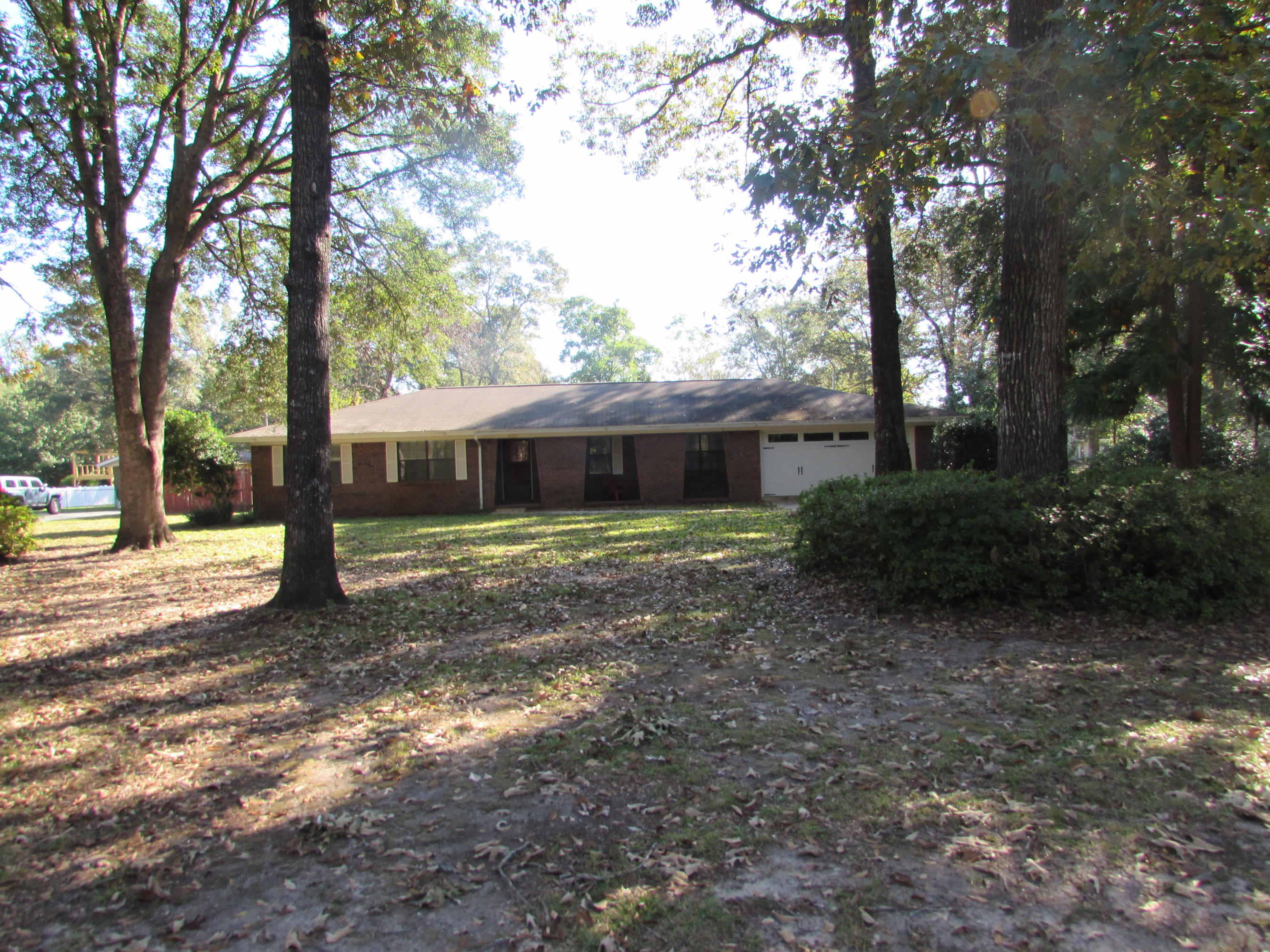 HOLLY HILLS - Residential