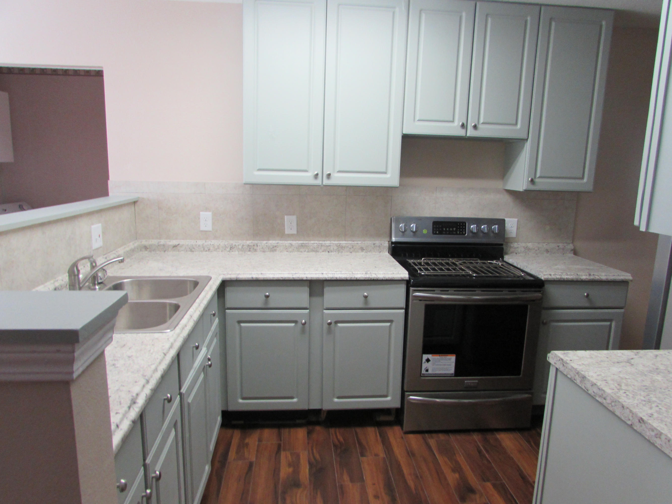 HOLLY HILLS - Residential