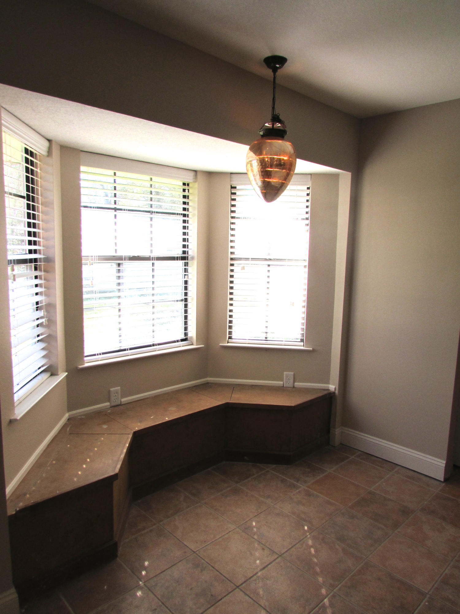 HOLLY HILLS - Residential