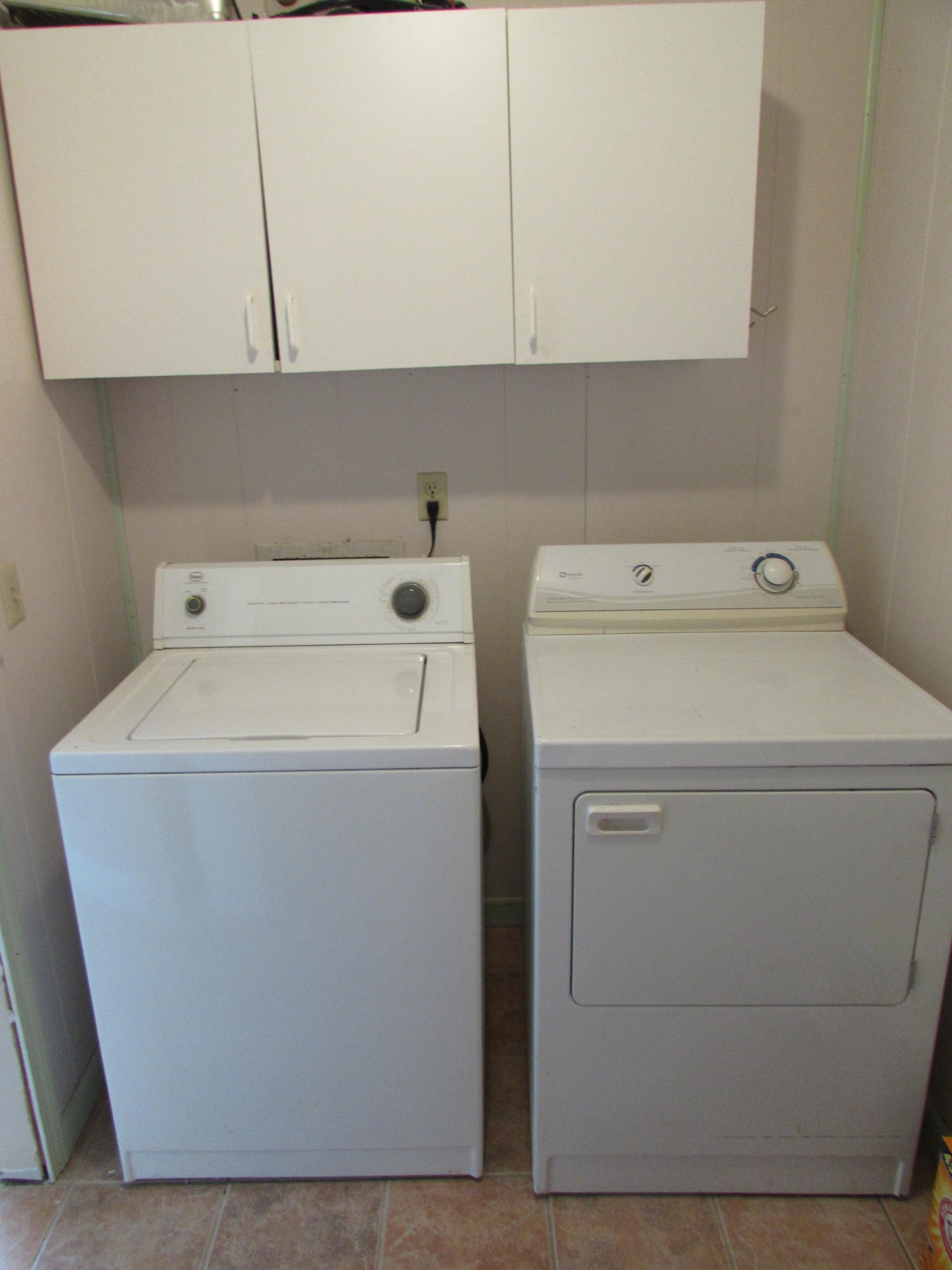 HOLLY HILLS - Residential