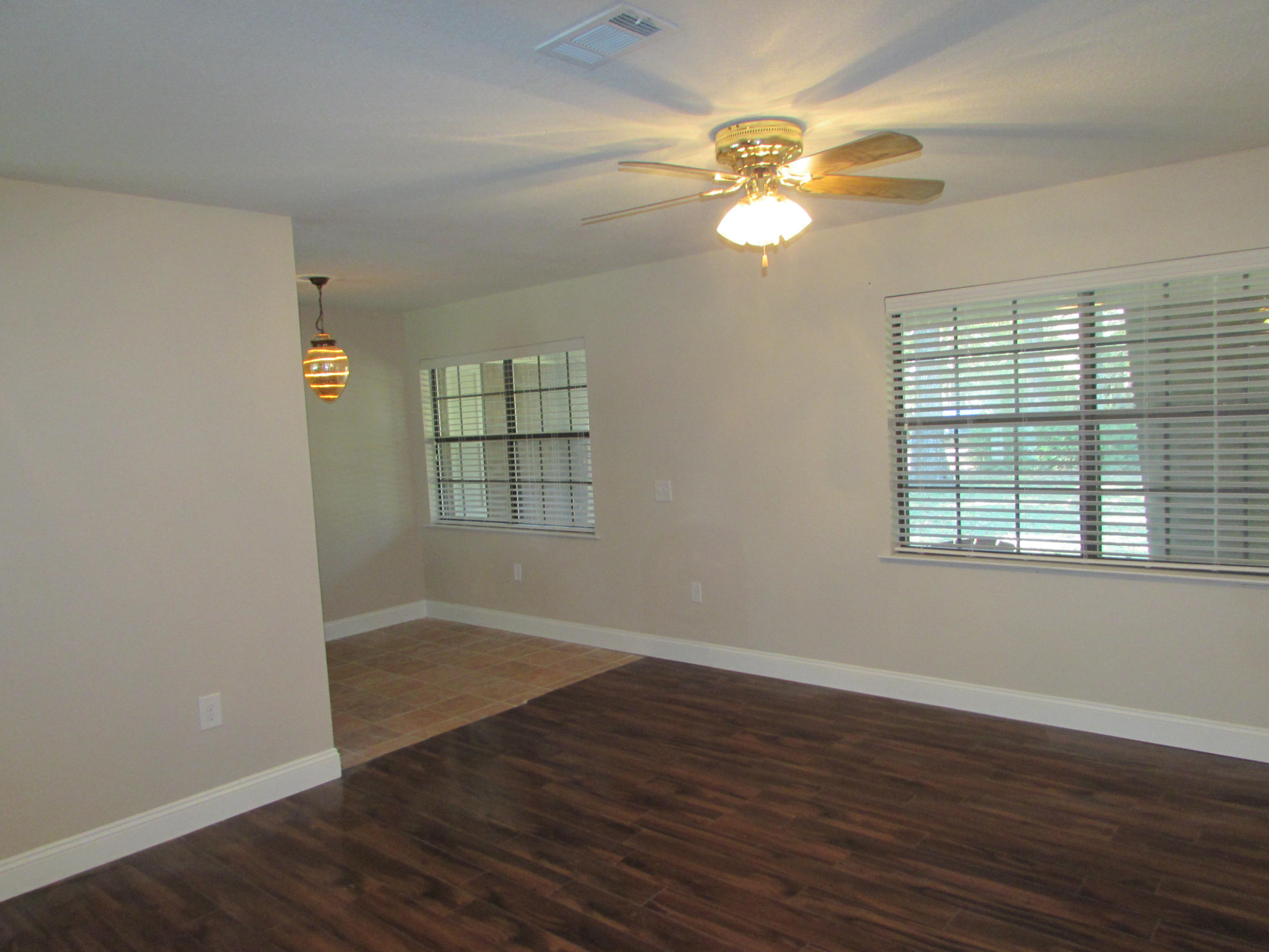 HOLLY HILLS - Residential