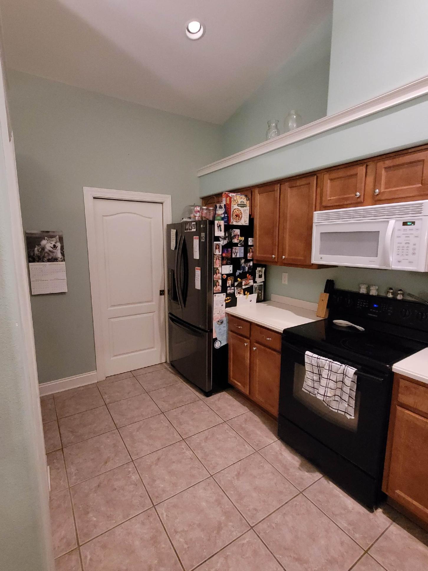 DIAMOND LAKES - Residential Lease