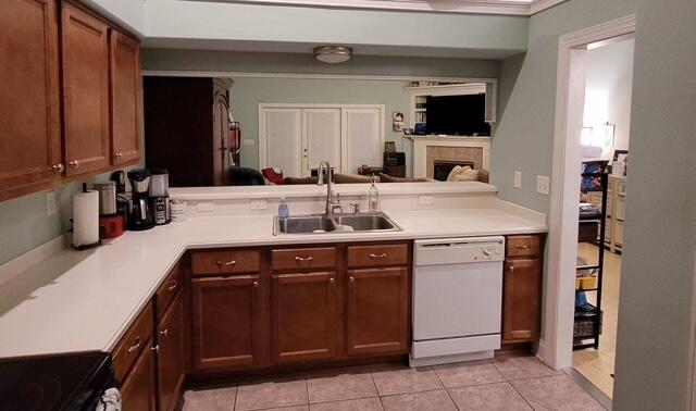 DIAMOND LAKES - Residential Lease