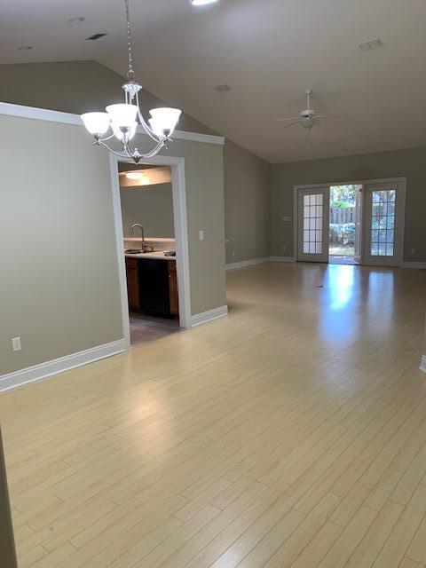 DIAMOND LAKES - Residential Lease