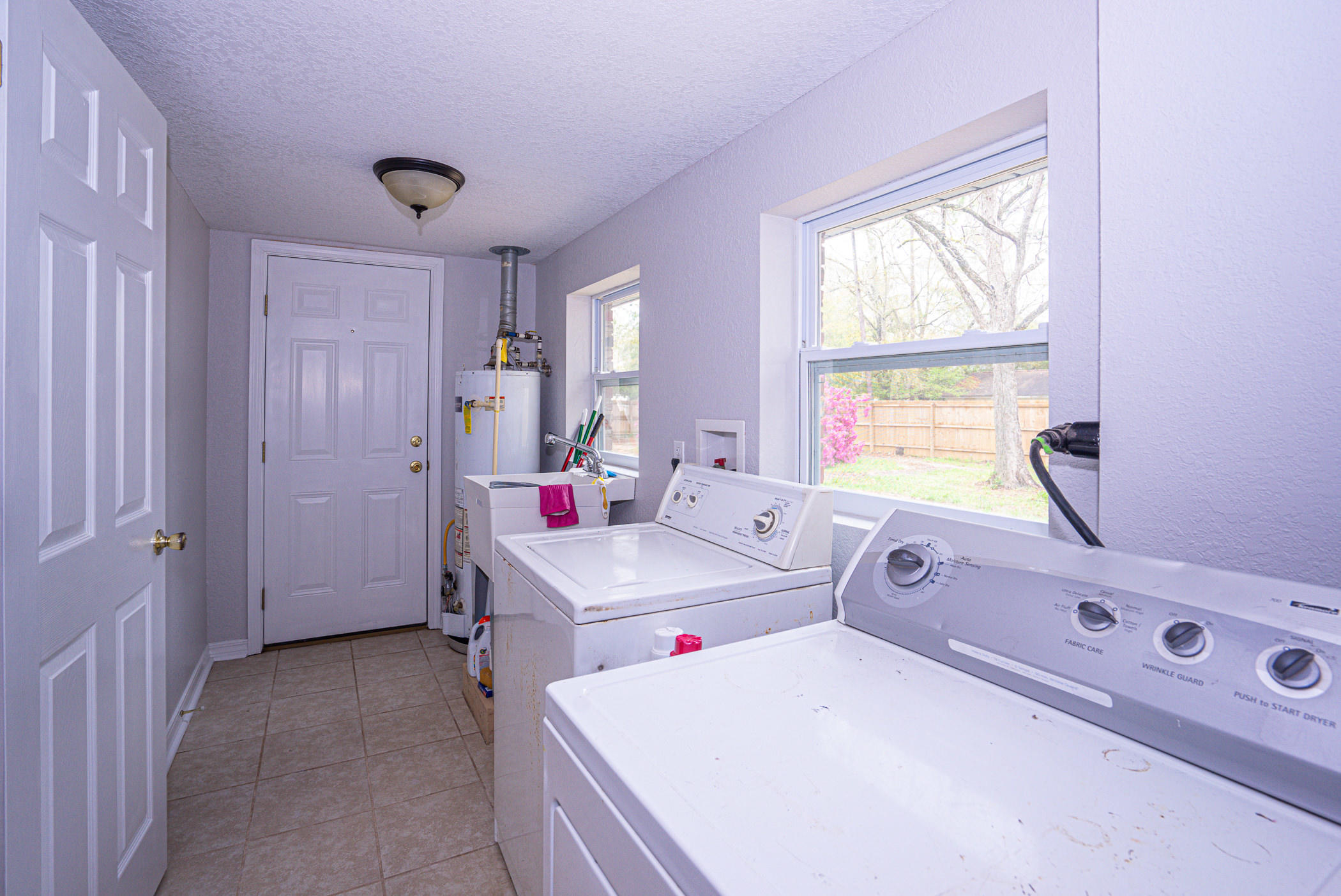 MORRIS ADDN TO CRESTVIEW - Residential