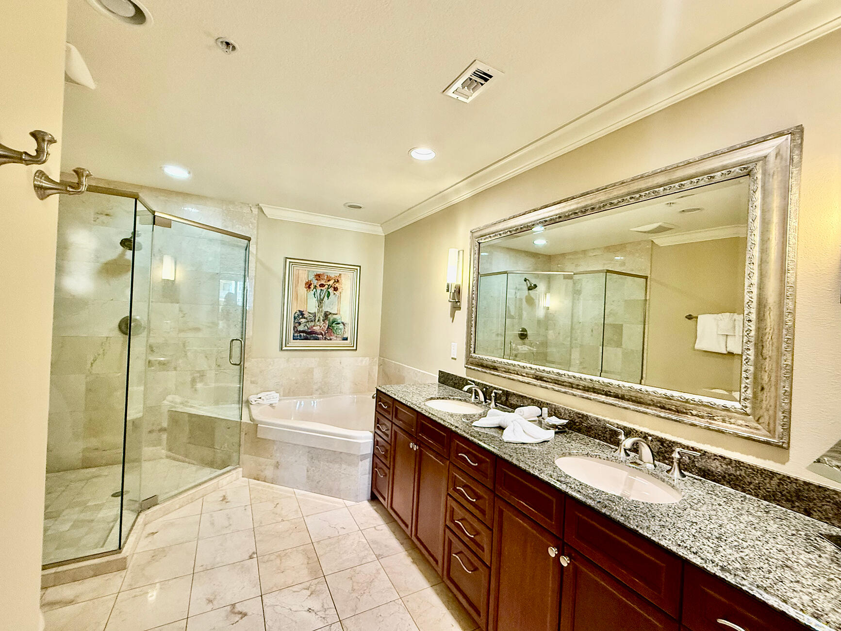 Emerald Grande - Residential