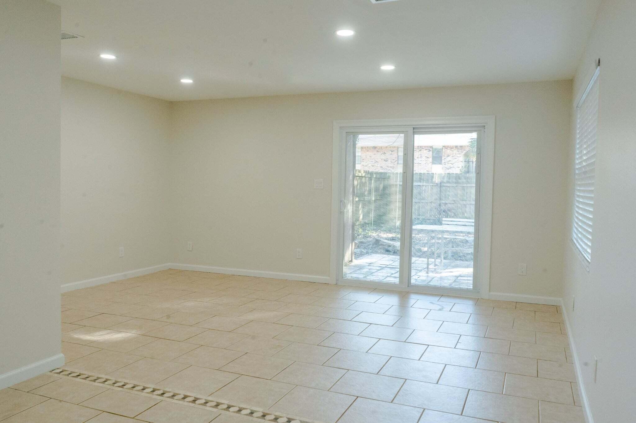 SPINNAKER - Residential Lease