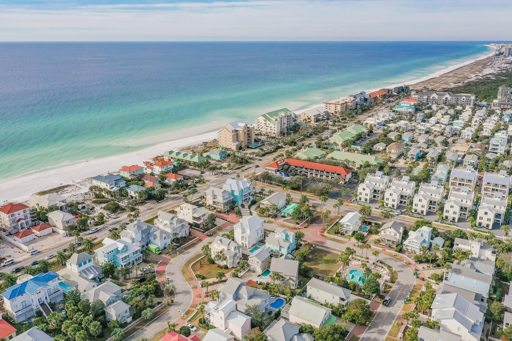 CRYSTAL SHORES - Residential