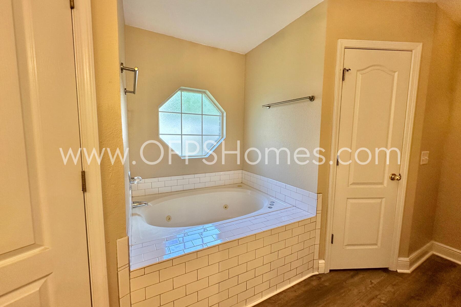 FOX VALLEY - Residential Lease