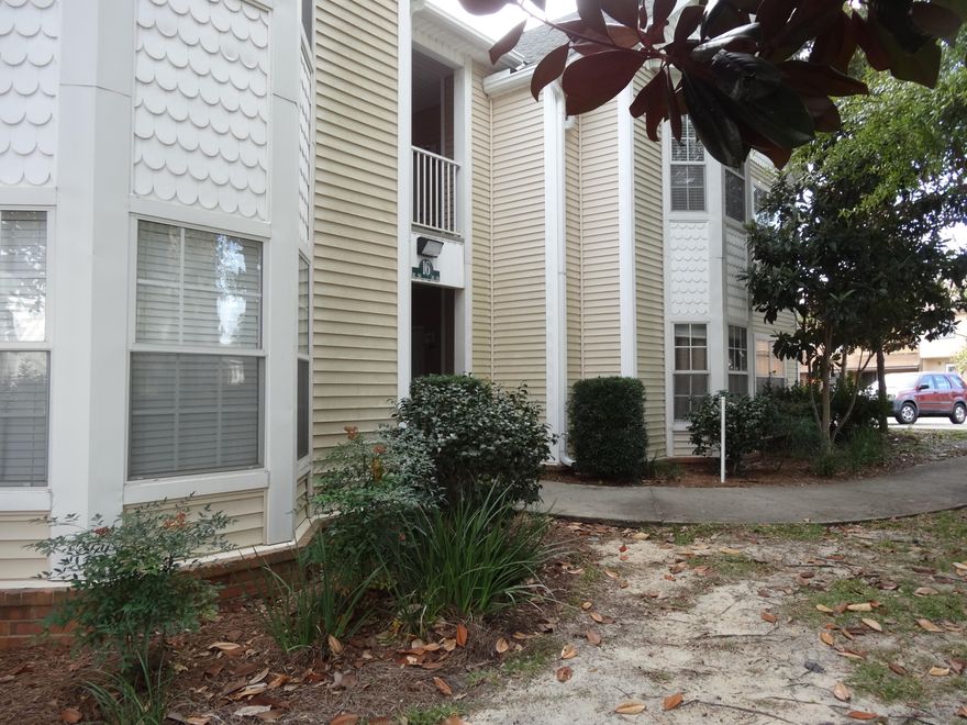 The Oaks condominium development is centrally and conveniently located to all Niceville has to offer. This one owner unit has been well maintained and is move-in ready. Building 16 is a private location and the ground floor, end unit with natural outdoor space to enjoy. A community pool, pool house, cabanas and grills are on site.