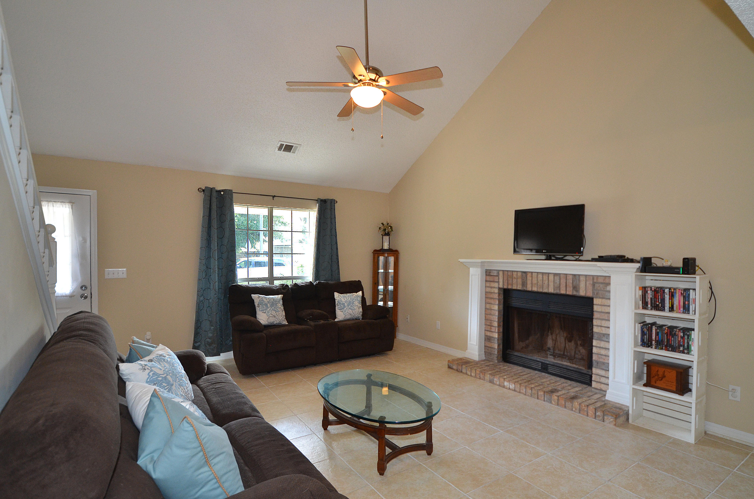 HOLLYROD PARK - Residential