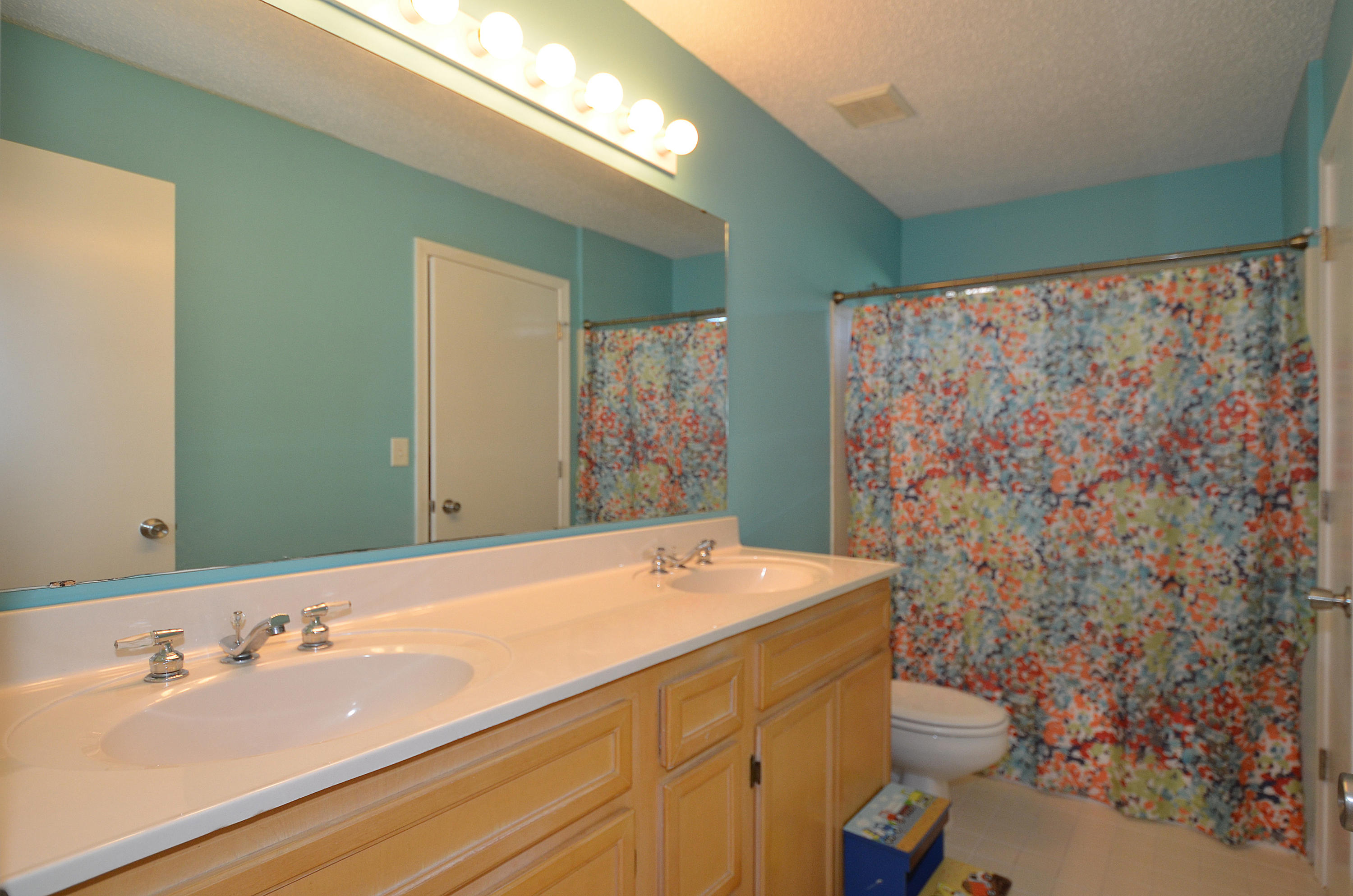 HOLLYROD PARK - Residential