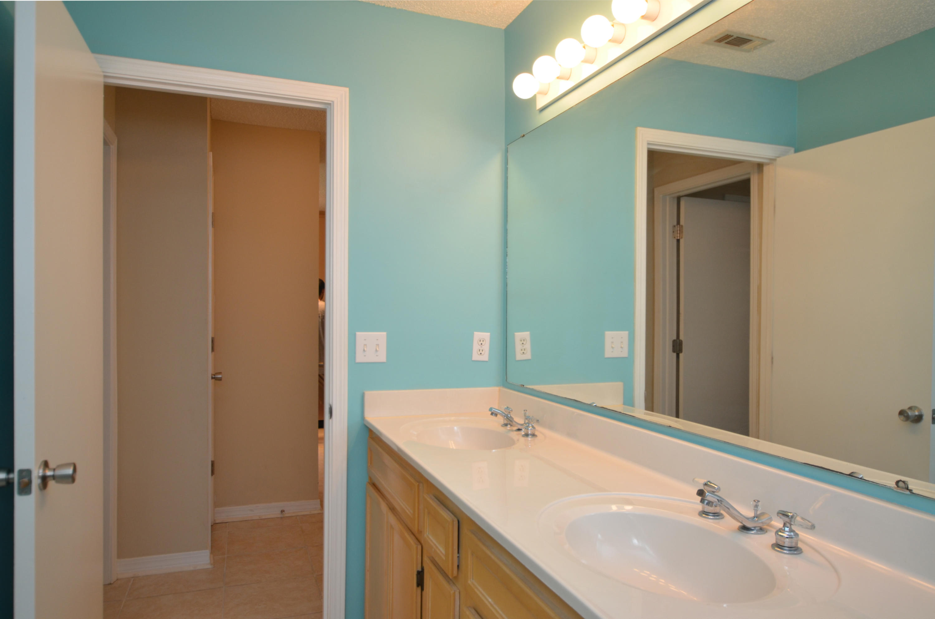 HOLLYROD PARK - Residential