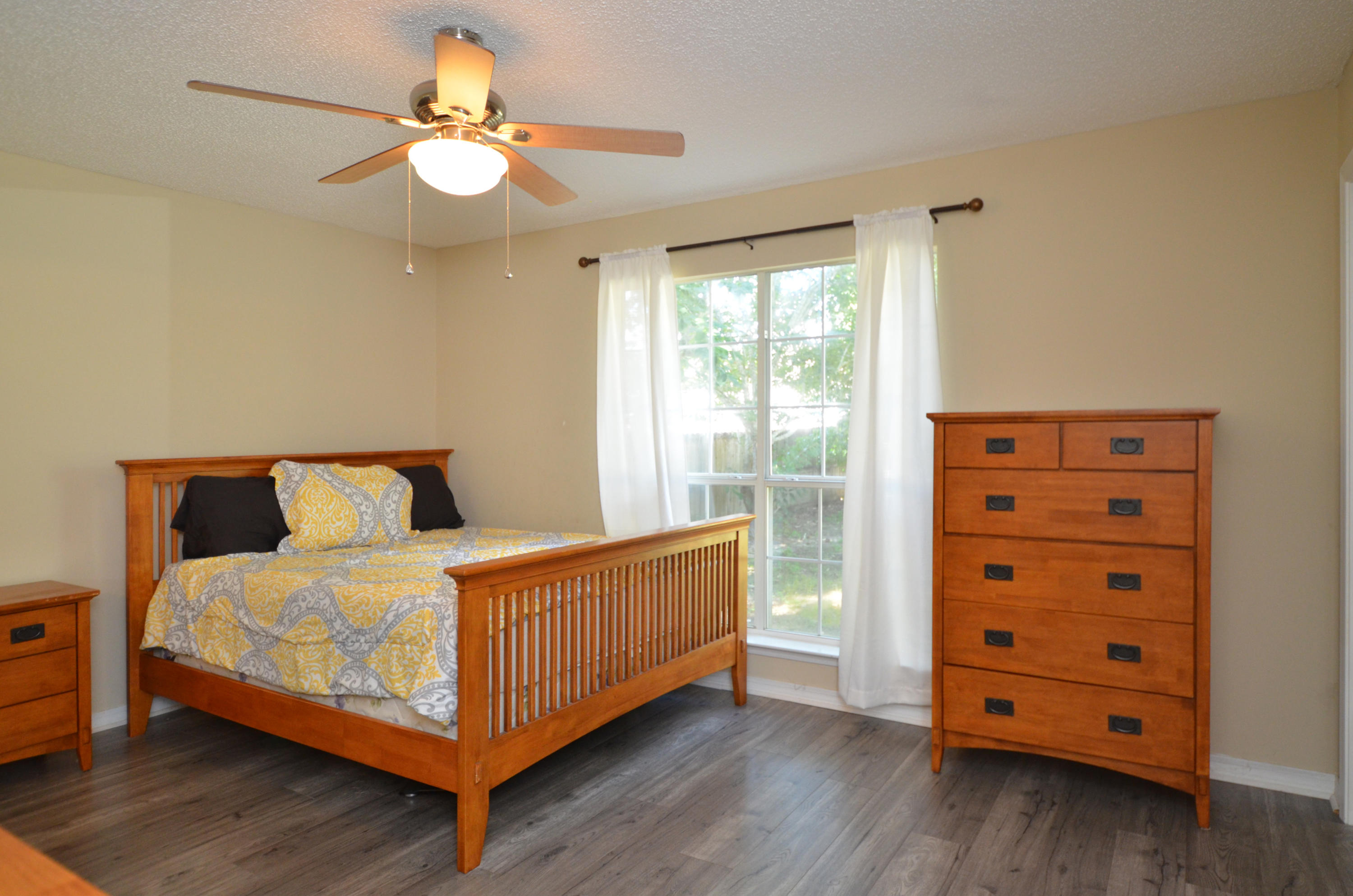 HOLLYROD PARK - Residential