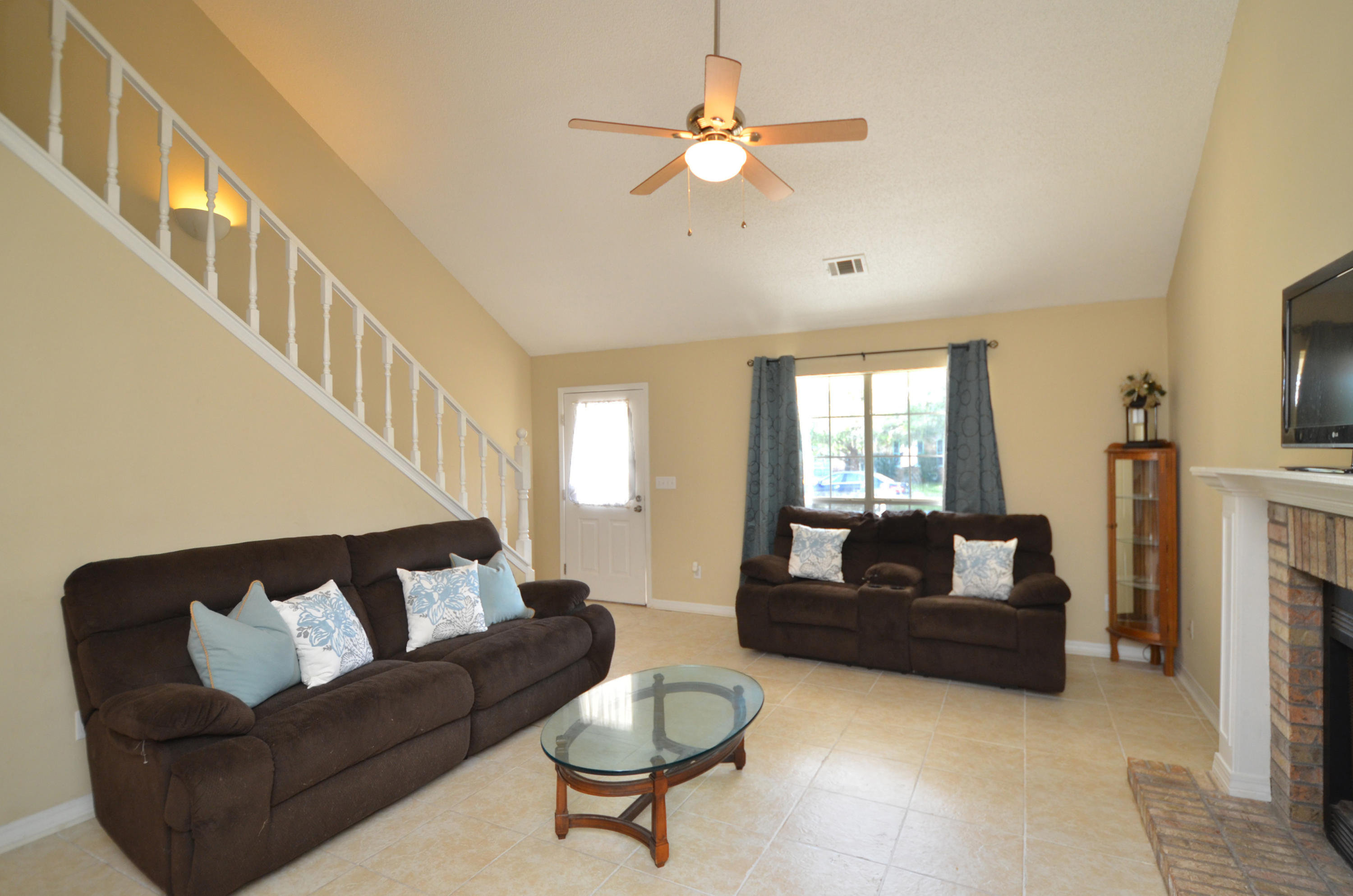 HOLLYROD PARK - Residential