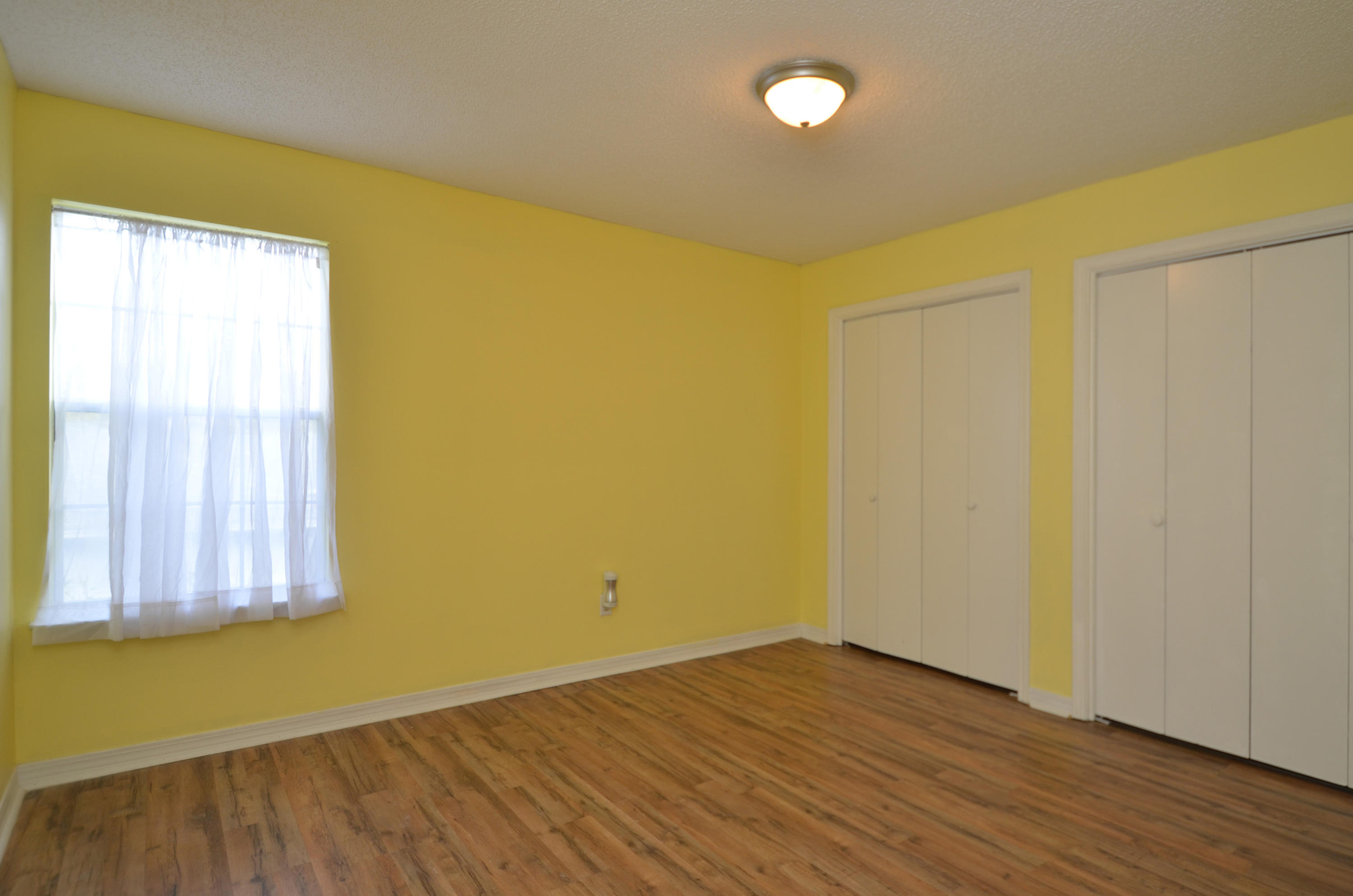 HOLLYROD PARK - Residential