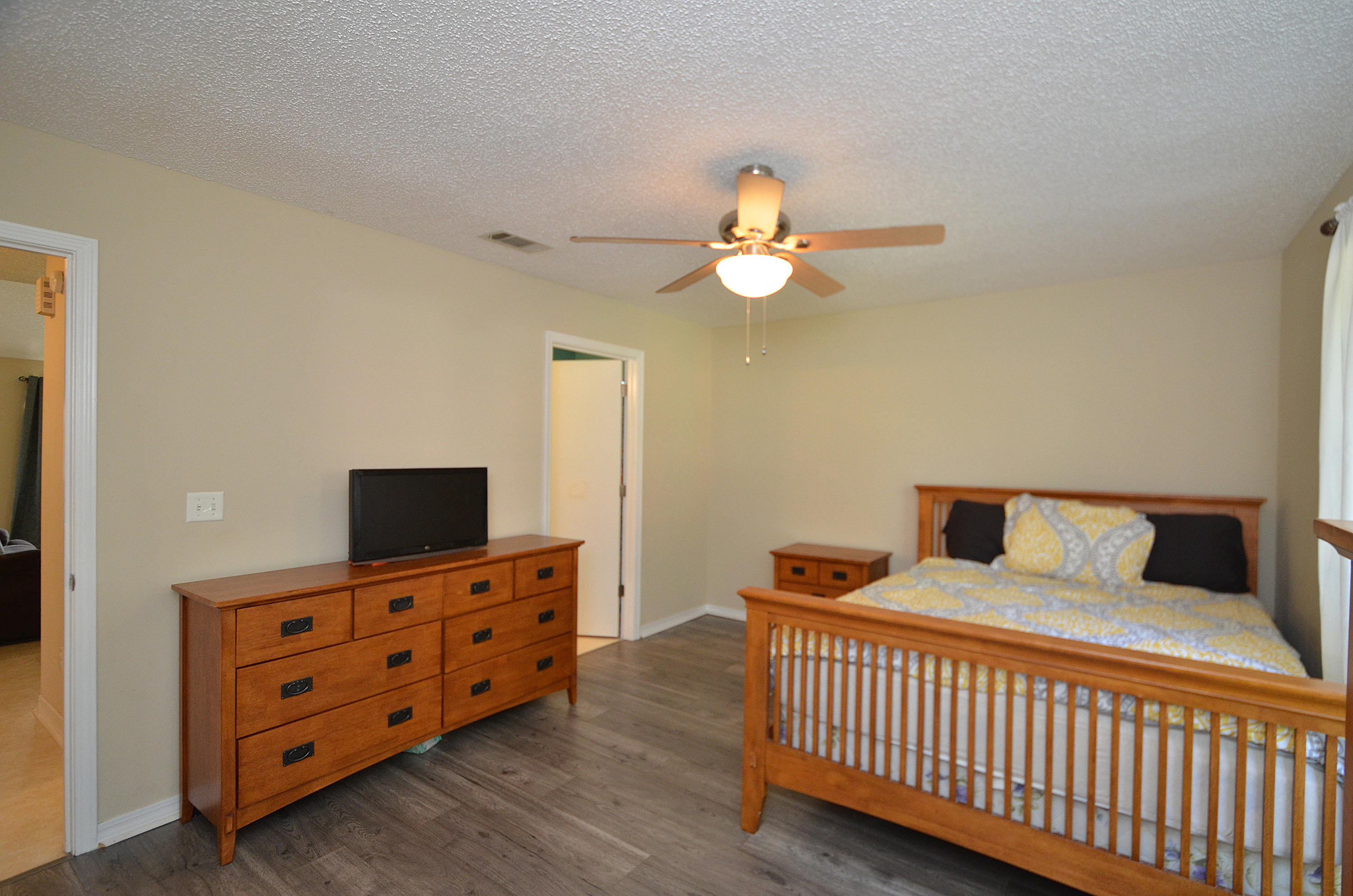 HOLLYROD PARK - Residential