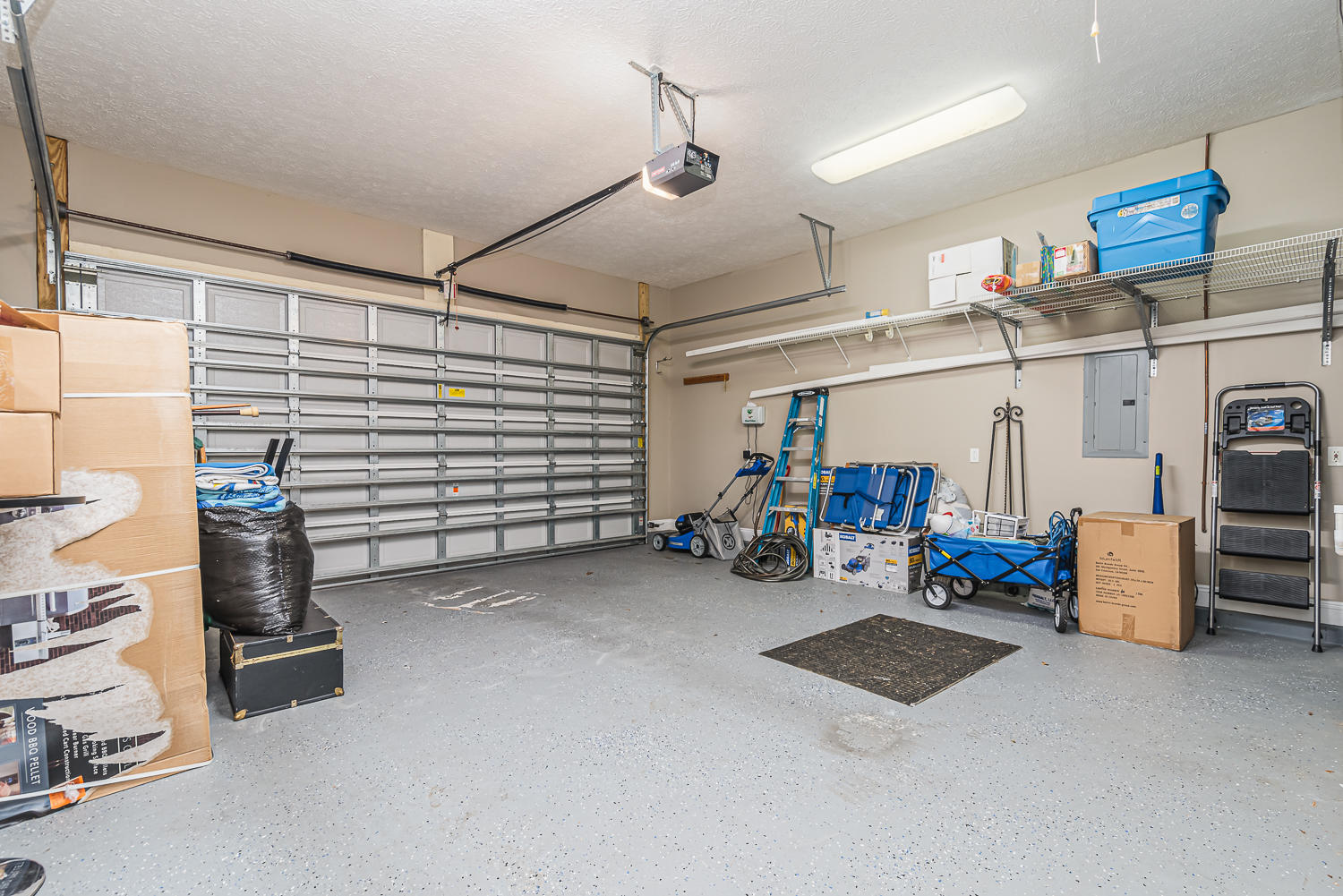 SUMMER BREEZE - Residential