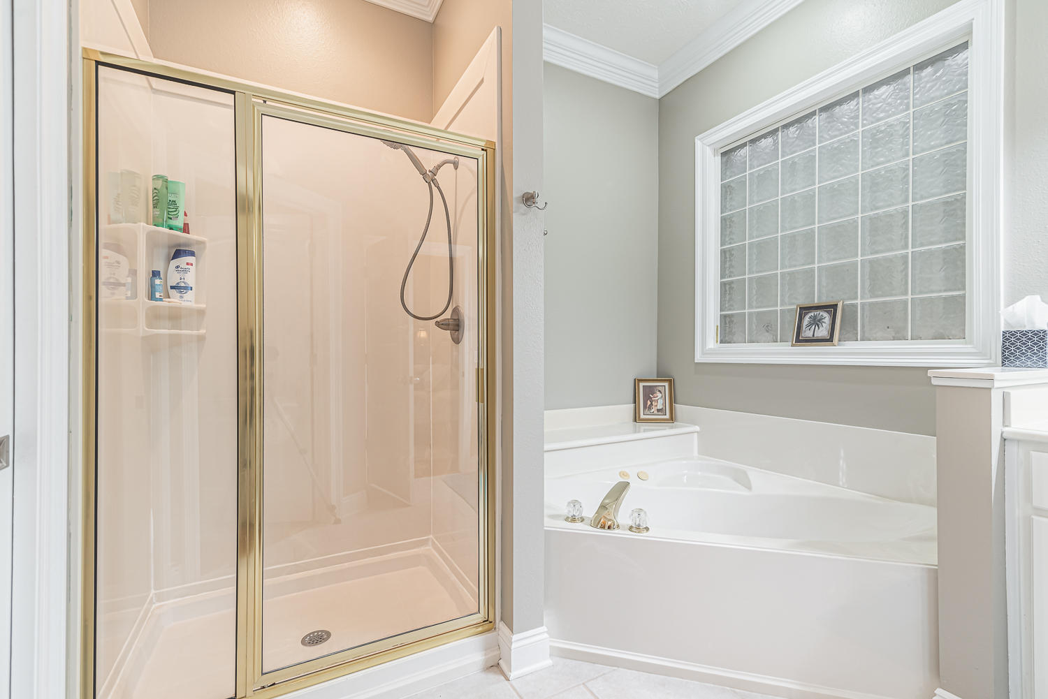 SUMMER BREEZE - Residential