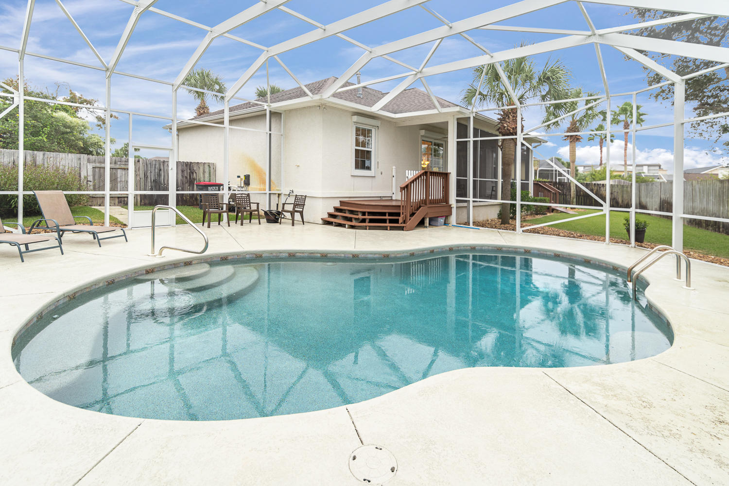 SUMMER BREEZE - Residential