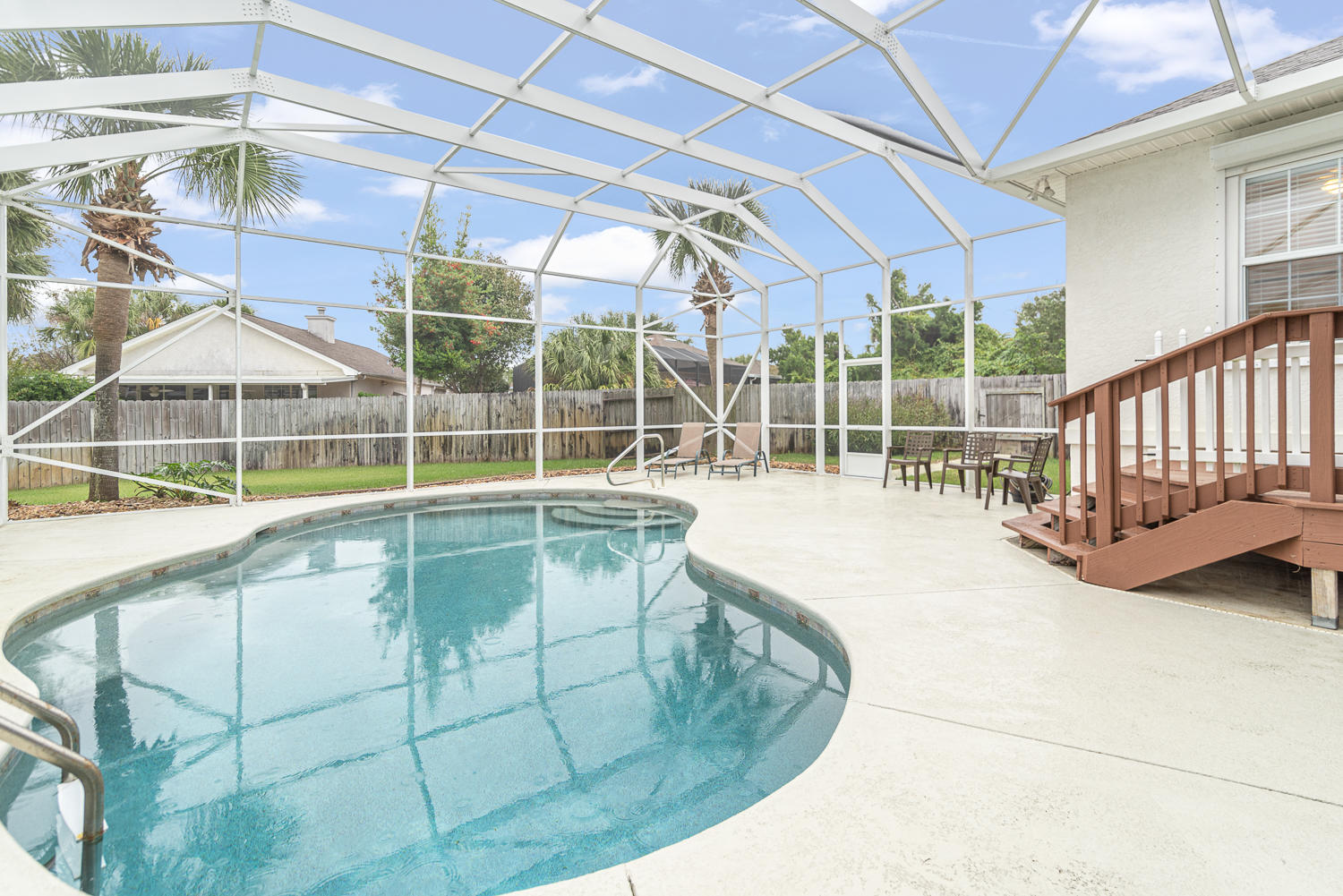 SUMMER BREEZE - Residential