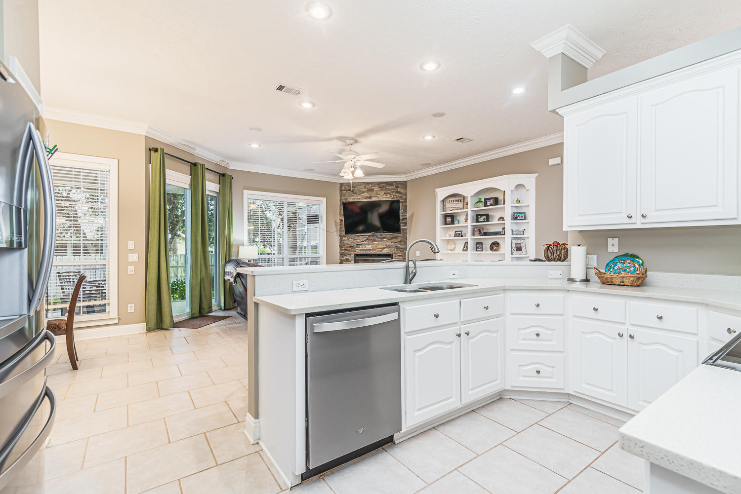 SUMMER BREEZE - Residential