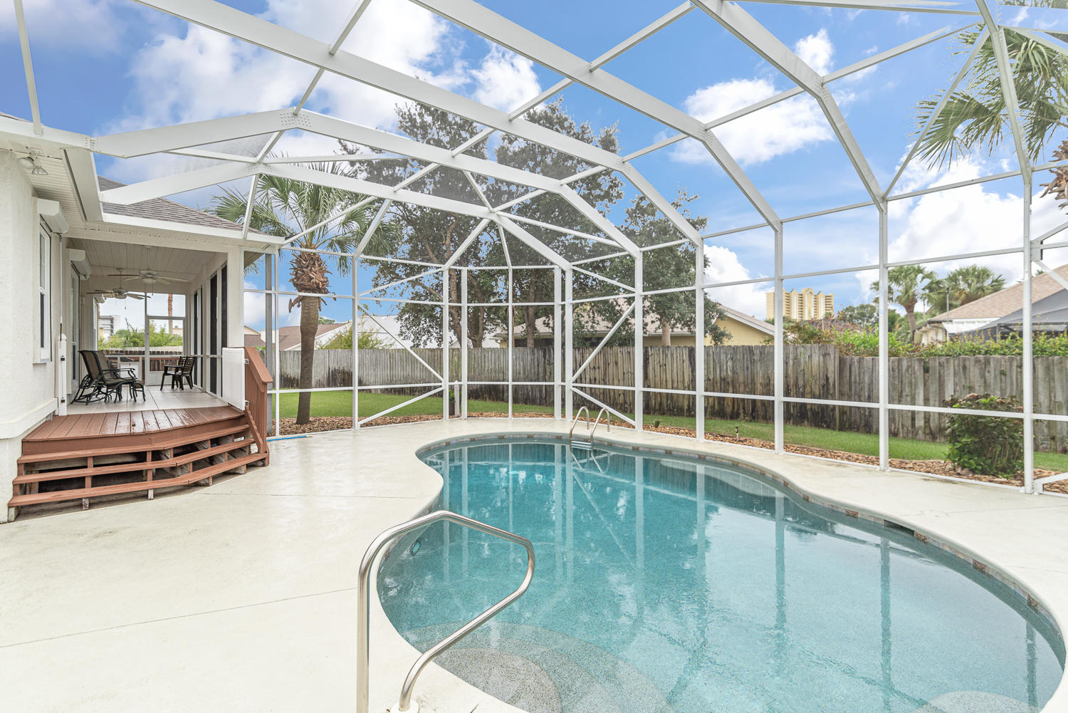 SUMMER BREEZE - Residential