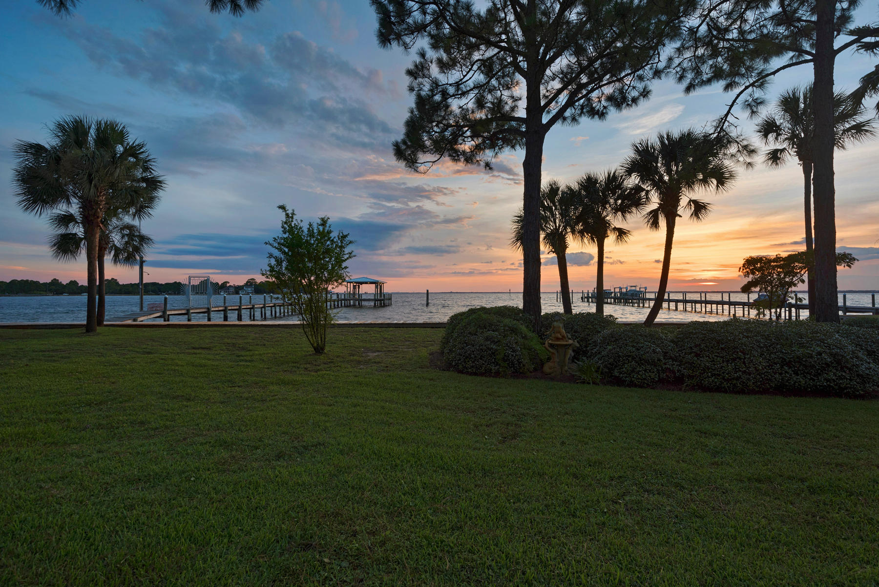 Cobbs Point - Residential