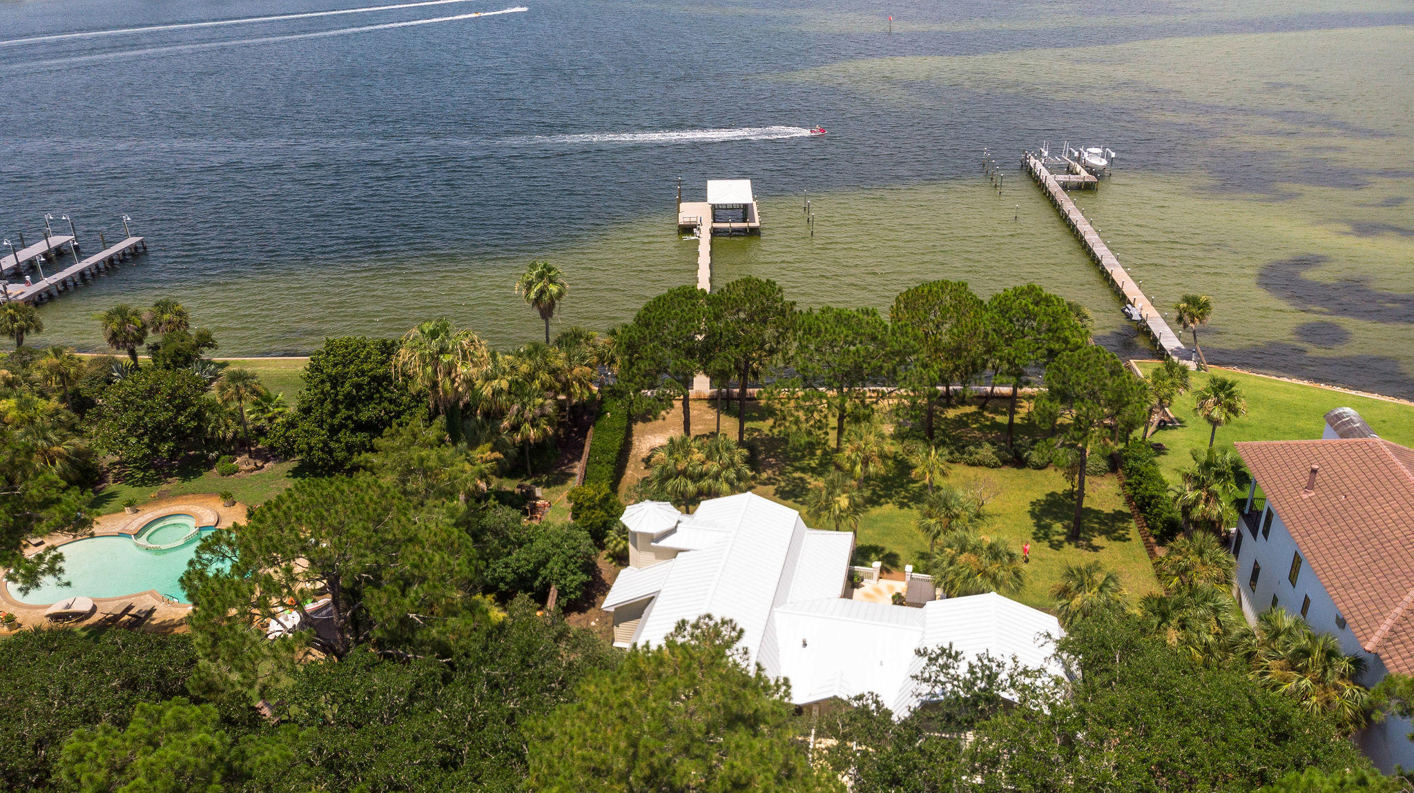 Cobbs Point - Residential