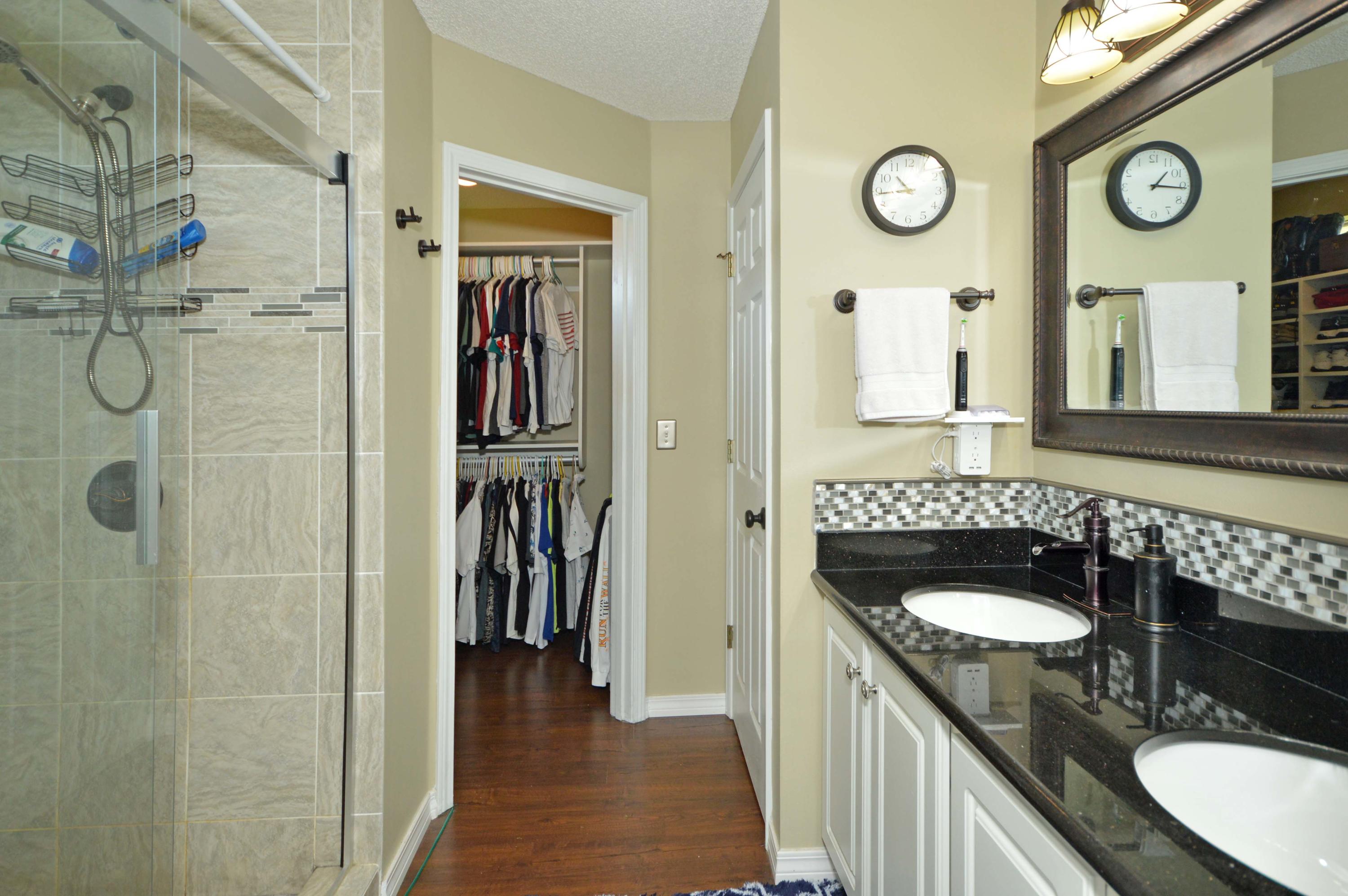 LIGHTHOUSE POINTE UNIT 3 - Residential