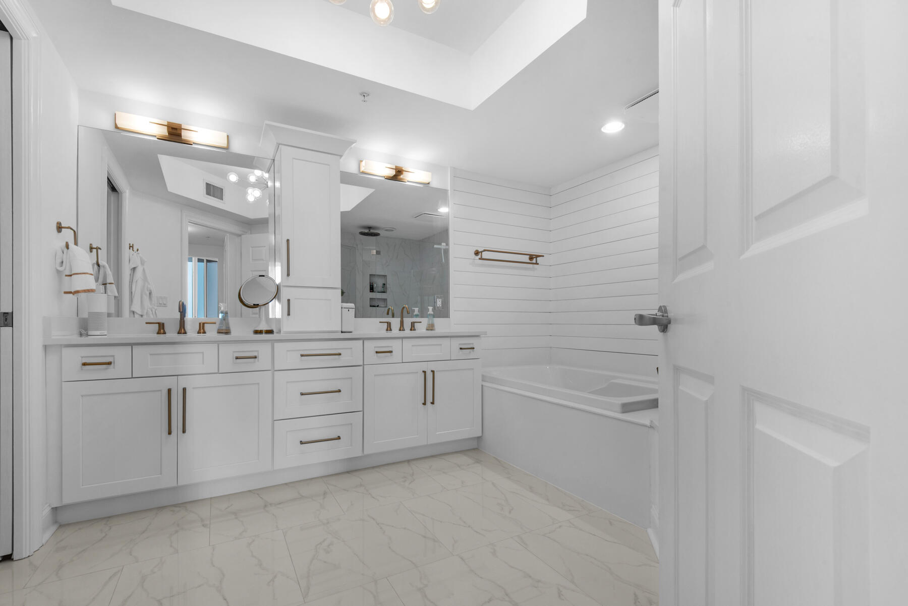 ST. BARTH AT SILVER SHELLS - Residential