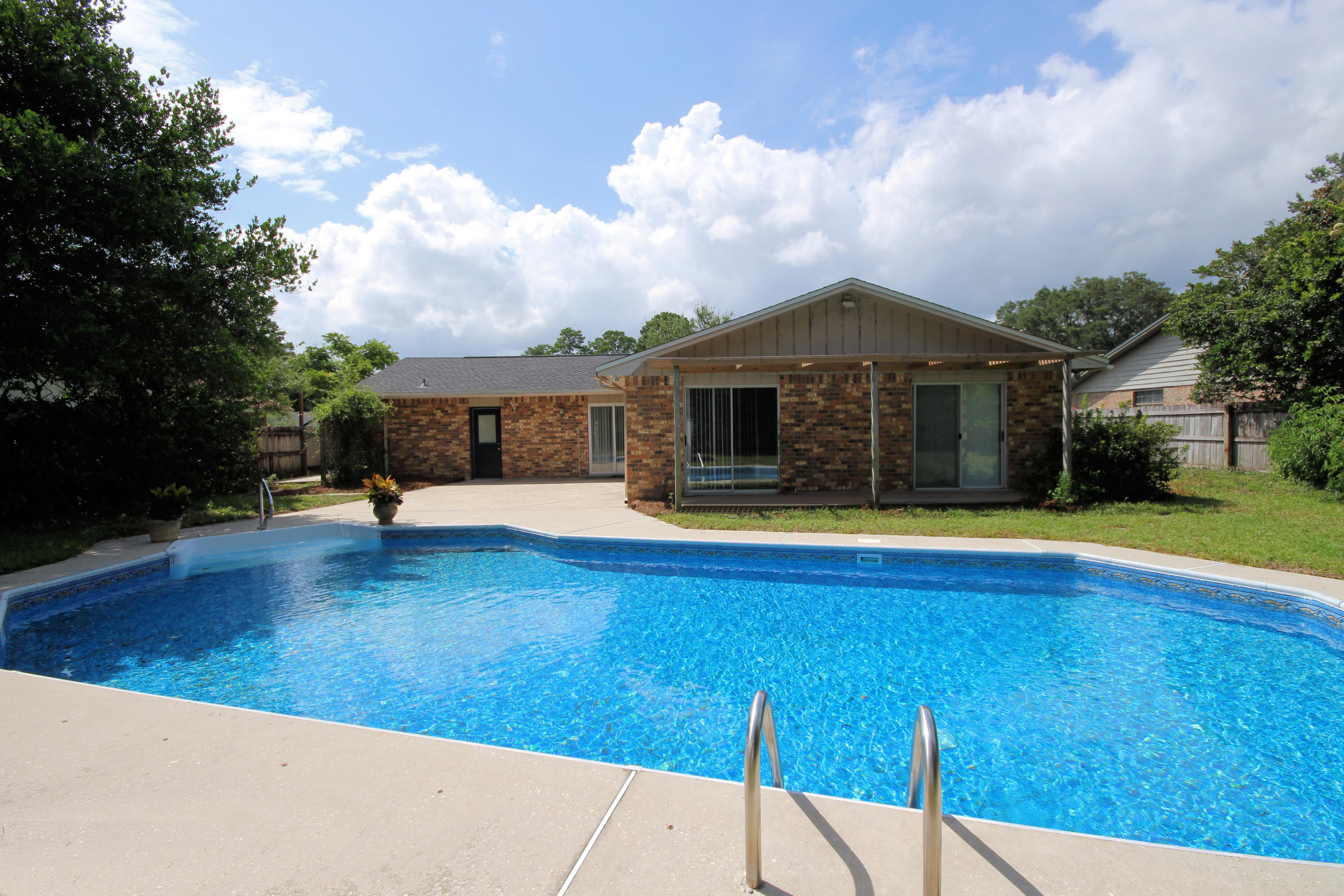 BLUEWATER BAY VILLAGE 1A - Residential