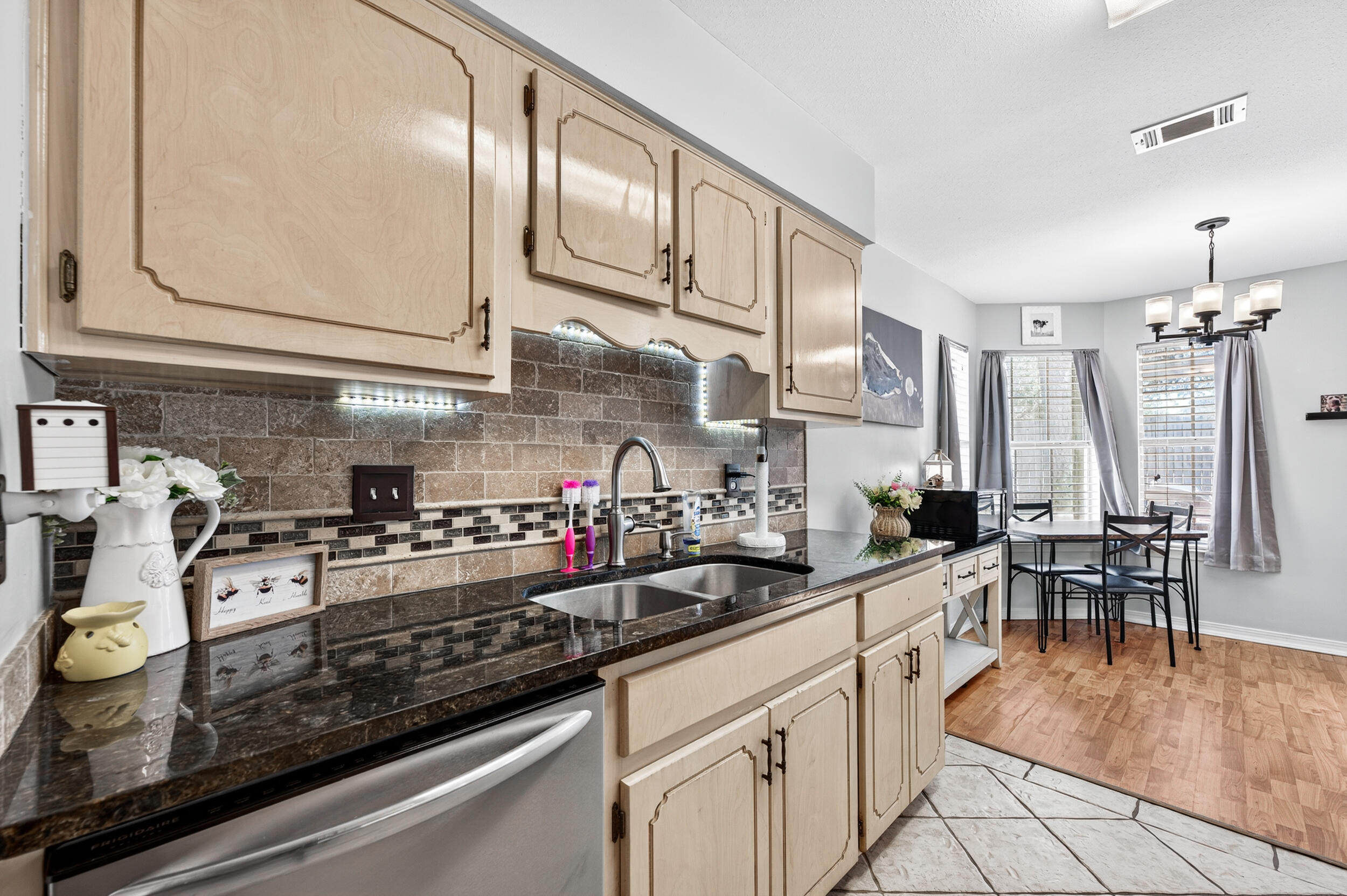 EMERALD GARDENS NORTH 1ST ADDN - Residential