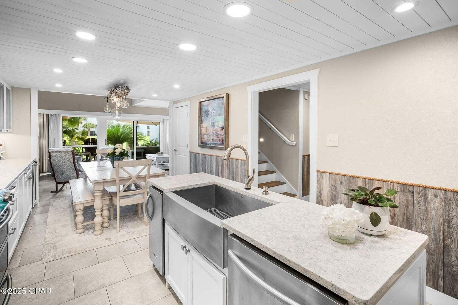 SUNNYSIDE BEACH & TENNIS CONDO - Residential