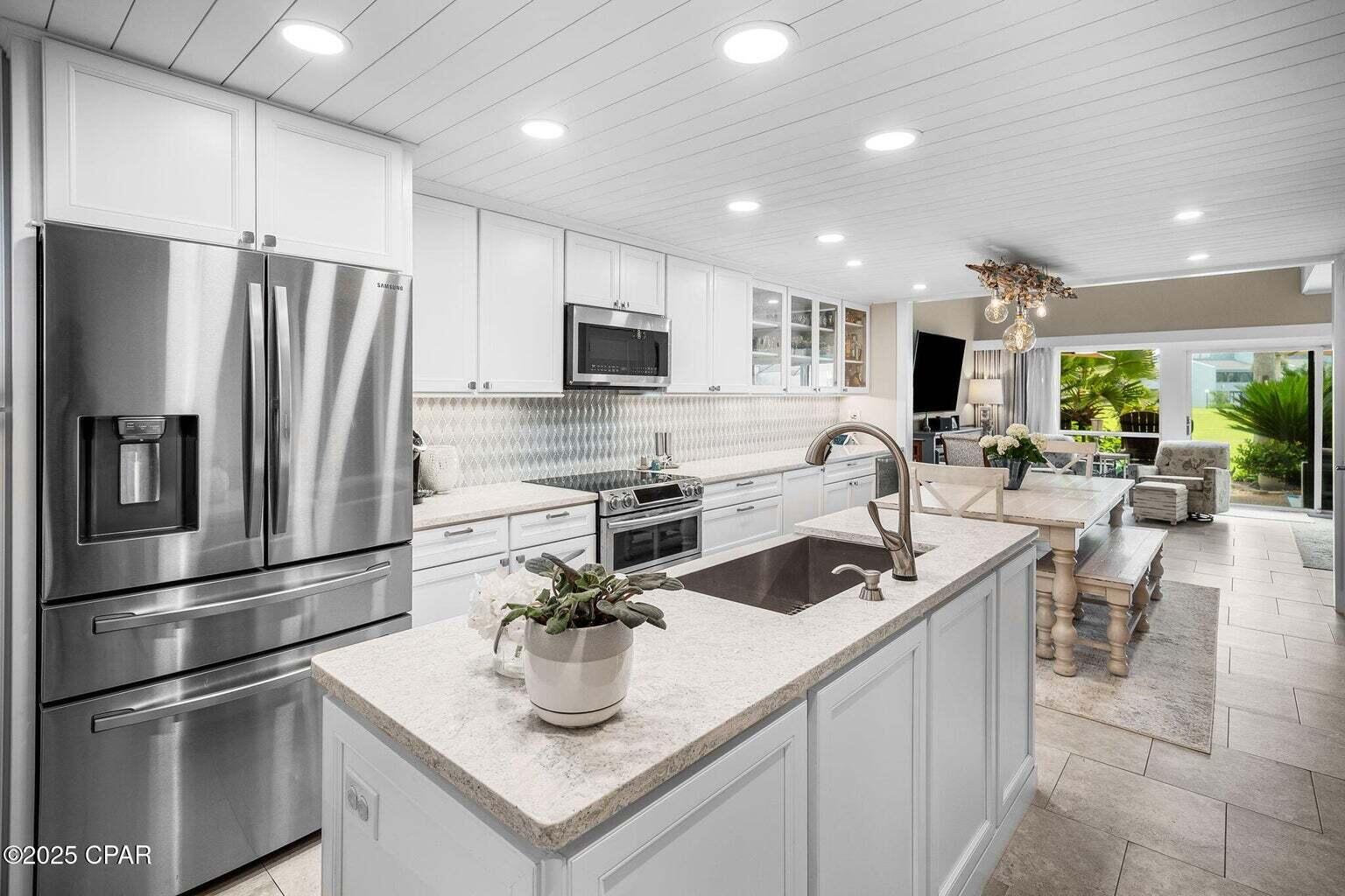 SUNNYSIDE BEACH & TENNIS CONDO - Residential