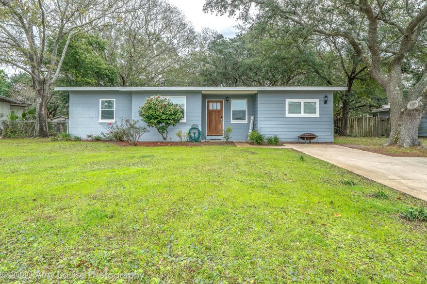 Charming 3 Bedroom/1 Bath home in the heart of Fort Walton Beach. Super convenient location ,5 minutes from Okaloosa Island and about 15 from Destin. Seller has enclosed the carport, painted throughout the house, kitchen renovation and more. Roof was put on in 2018 and a new AC a month ago, this home also has copper wiring...Move in ready motivated seller!