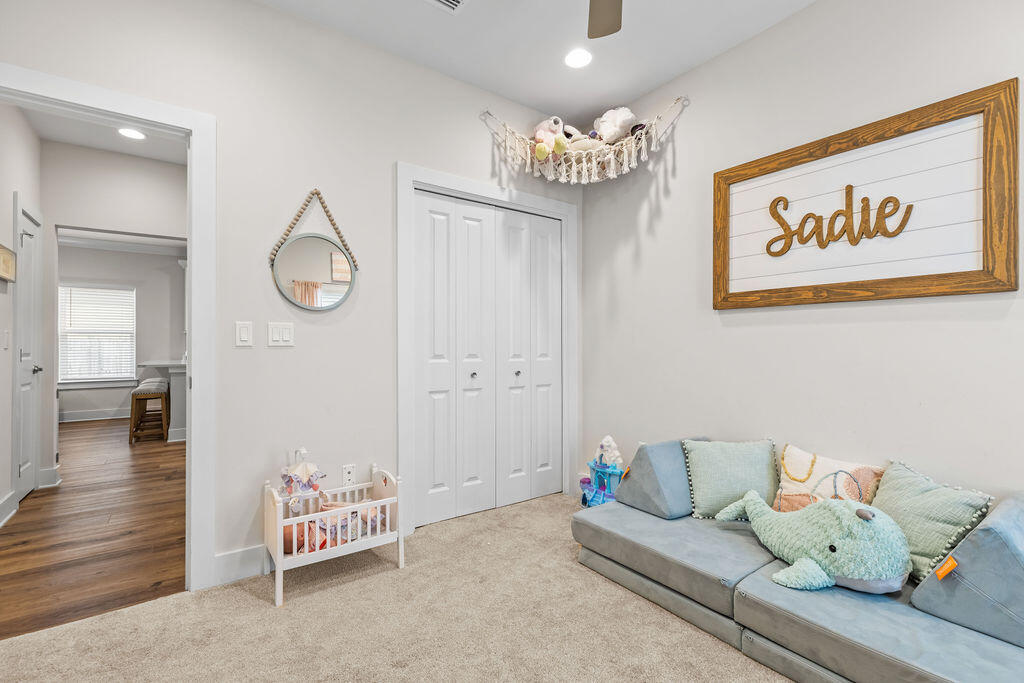 LAGRANGE LANDING - Residential