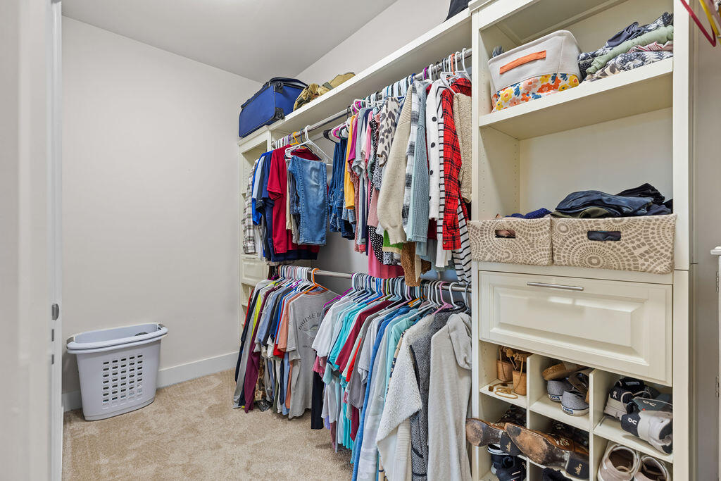 LAGRANGE LANDING - Residential