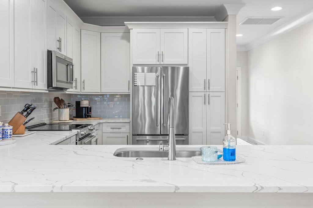 LAGRANGE LANDING - Residential