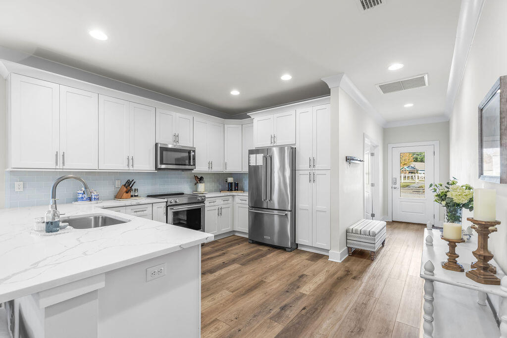 LAGRANGE LANDING - Residential