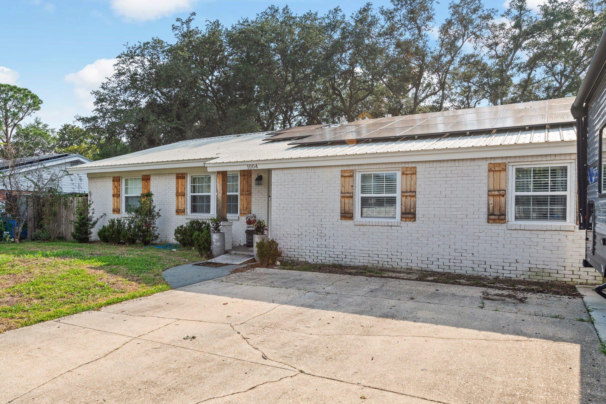 LEOTA MILLER S/D LOT 17 BLK D - Residential Lease